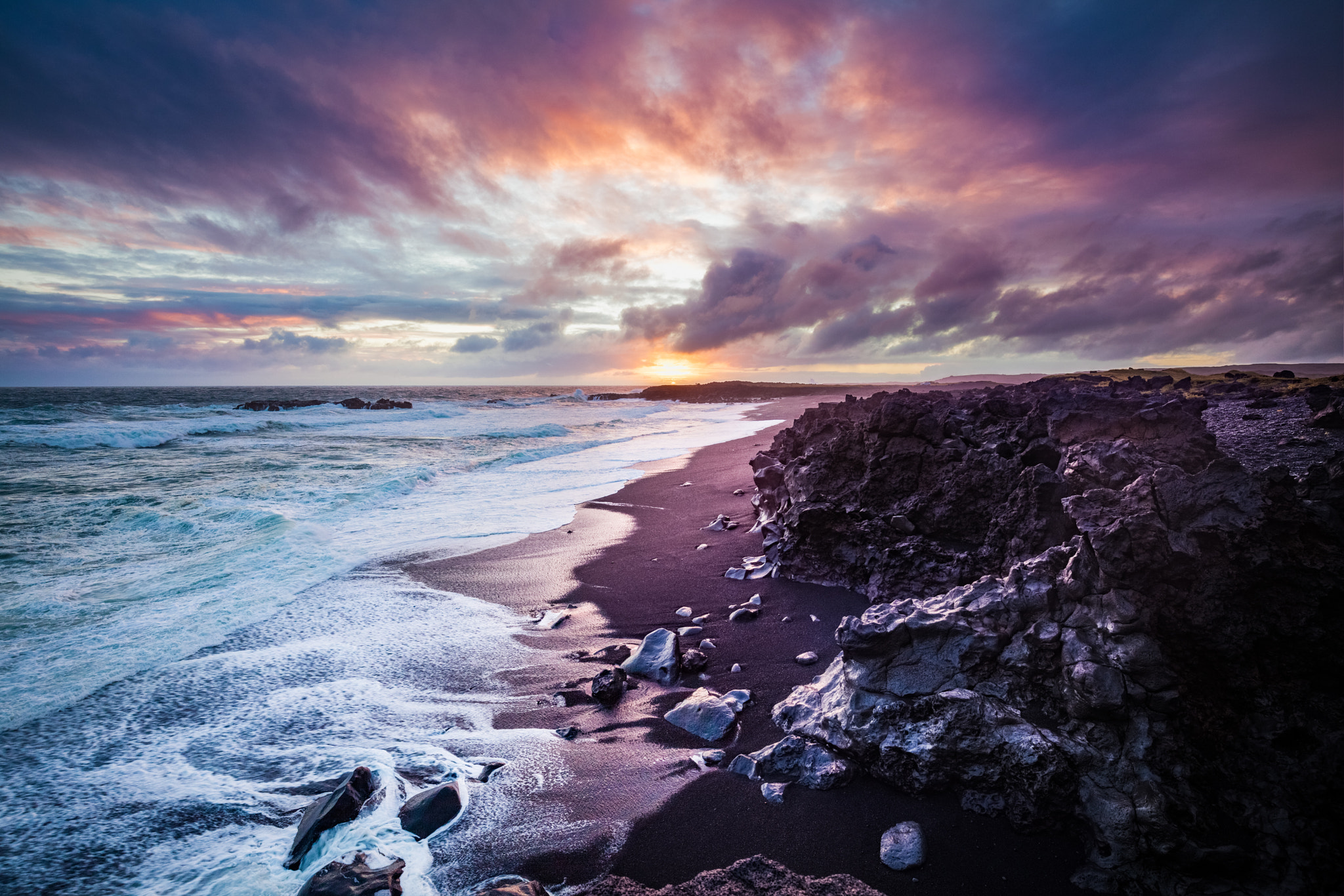 Canon EOS 5DS + Canon EF 16-35mm F4L IS USM sample photo. Black sand sunset photography