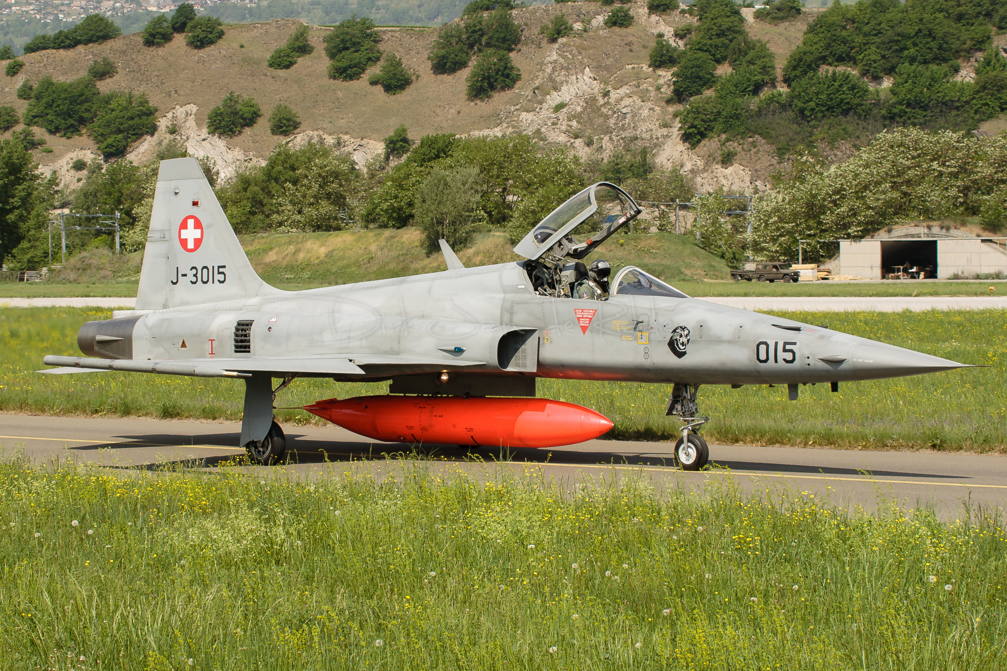 Canon EOS 20D sample photo. Swiss air force f-5e tiger ii j-3015 photography