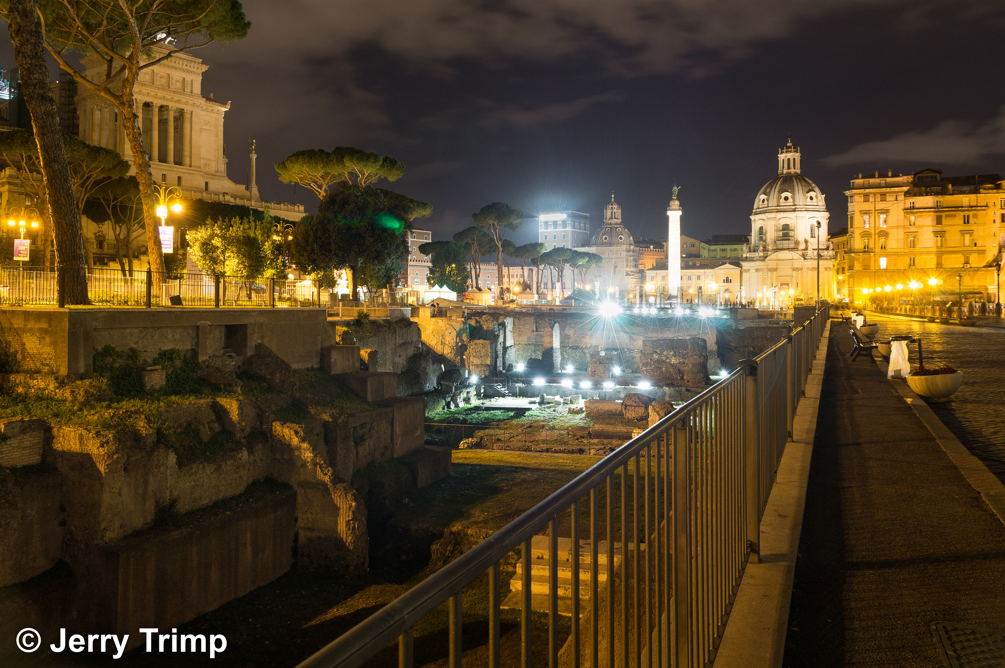 Sony SLT-A58 sample photo. Night time in rome photography