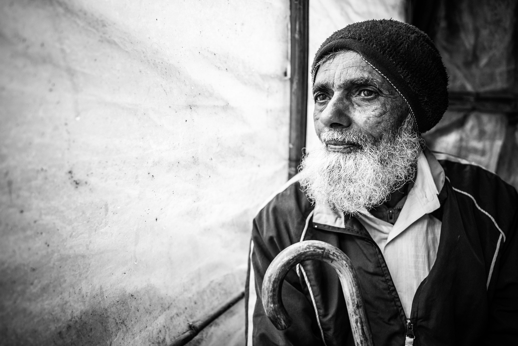 ZEISS Batis 25mm F2 sample photo. This old man lives in mahabaleshwar. it was a stre ... photography