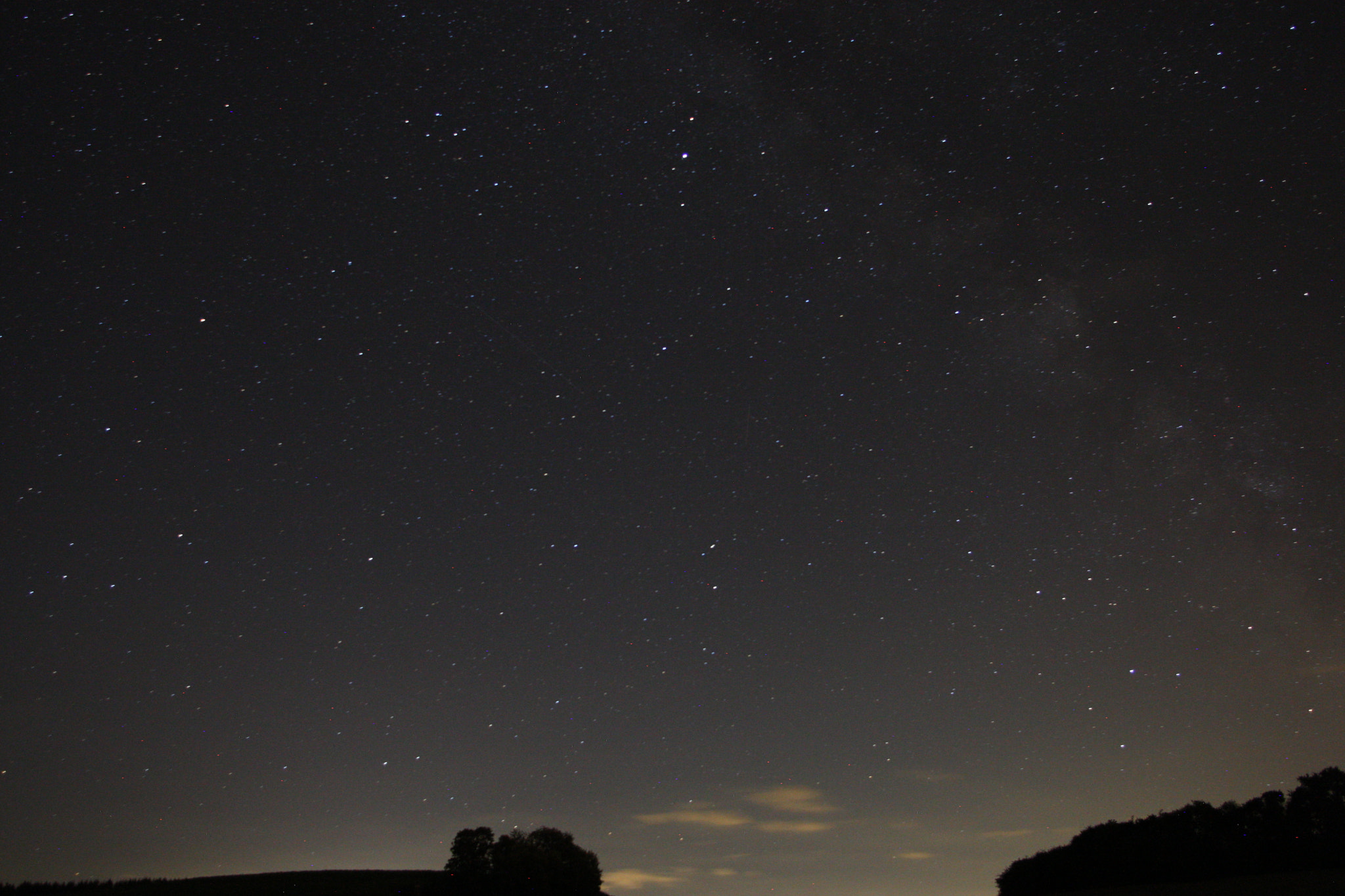 Canon EOS-1D Mark III + Canon EF 20-35mm F3.5-4.5 USM sample photo. Sky photography