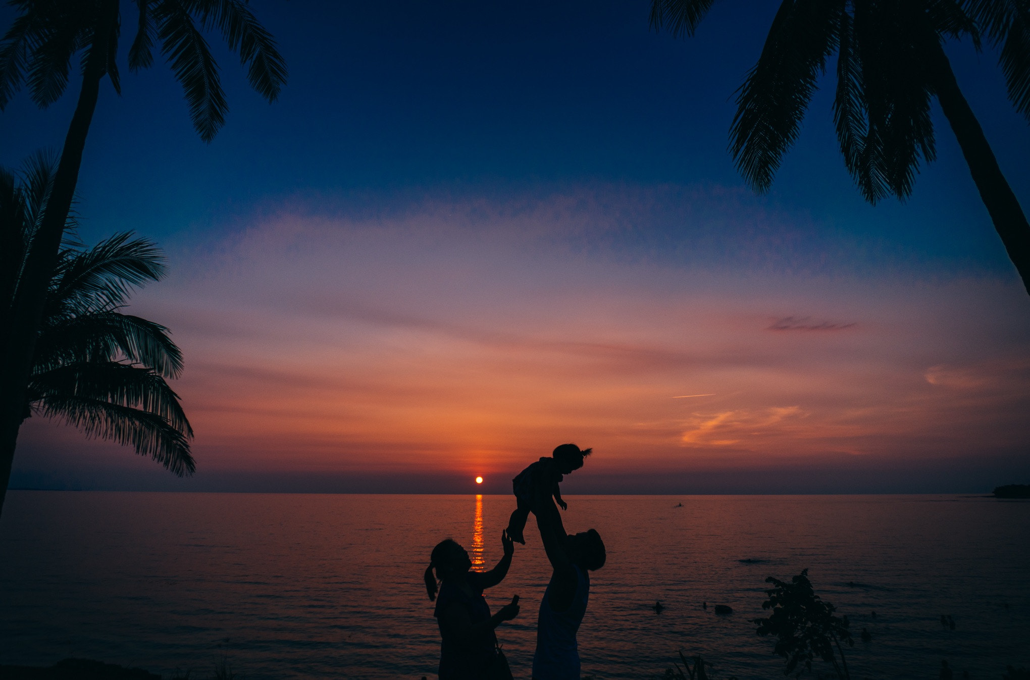 Sony FE 28mm F2 sample photo. Family :) photography
