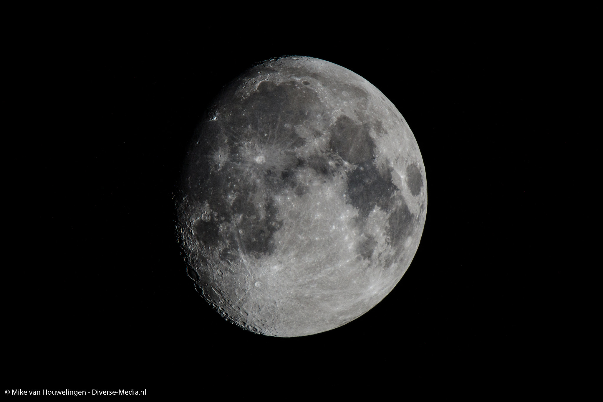 Sony SLT-A58 sample photo. The moon photography