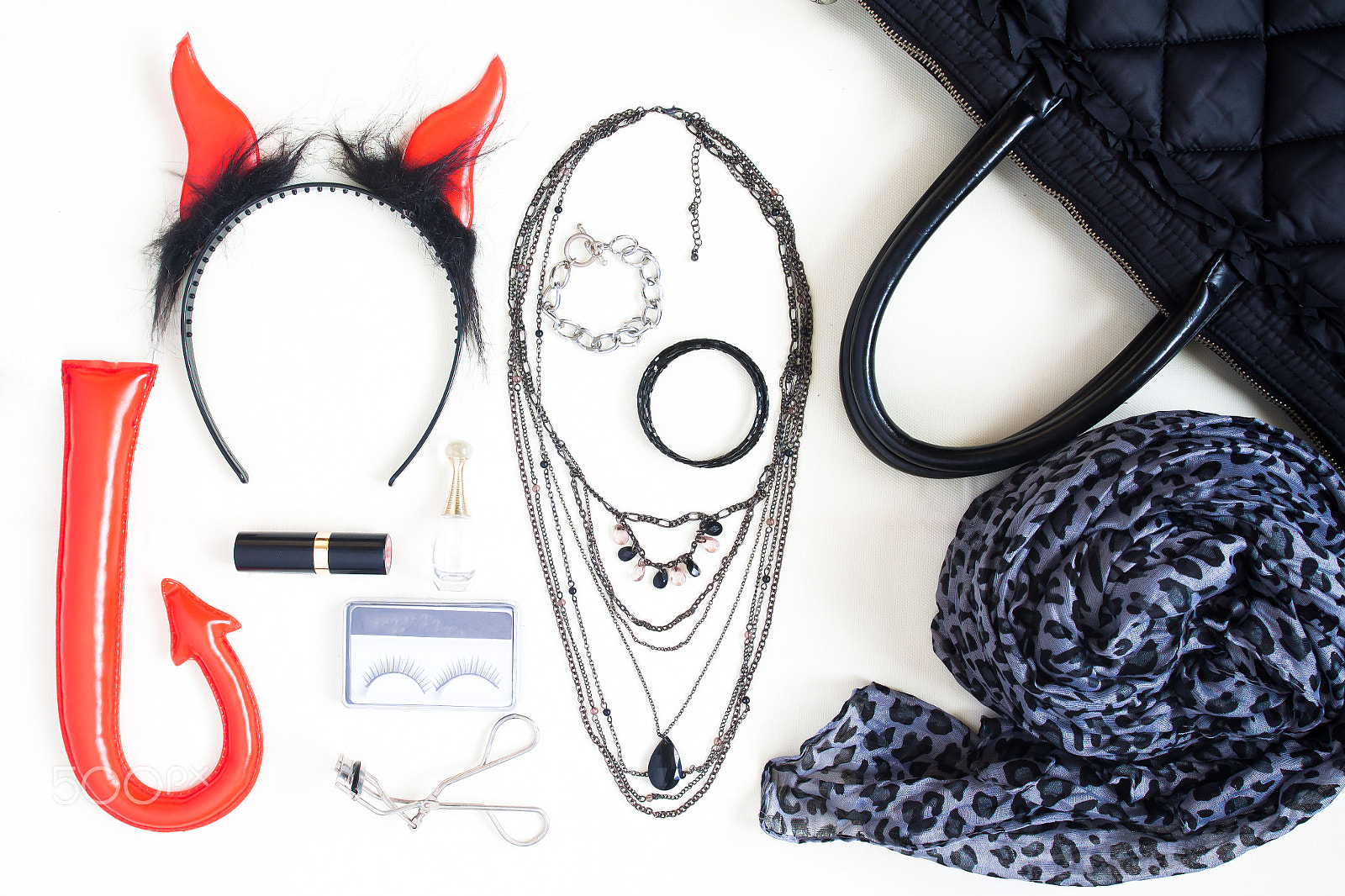 Canon EOS 500D (EOS Rebel T1i / EOS Kiss X3) sample photo. Flat lay photography with halloween fashion accessories, cosmeti photography
