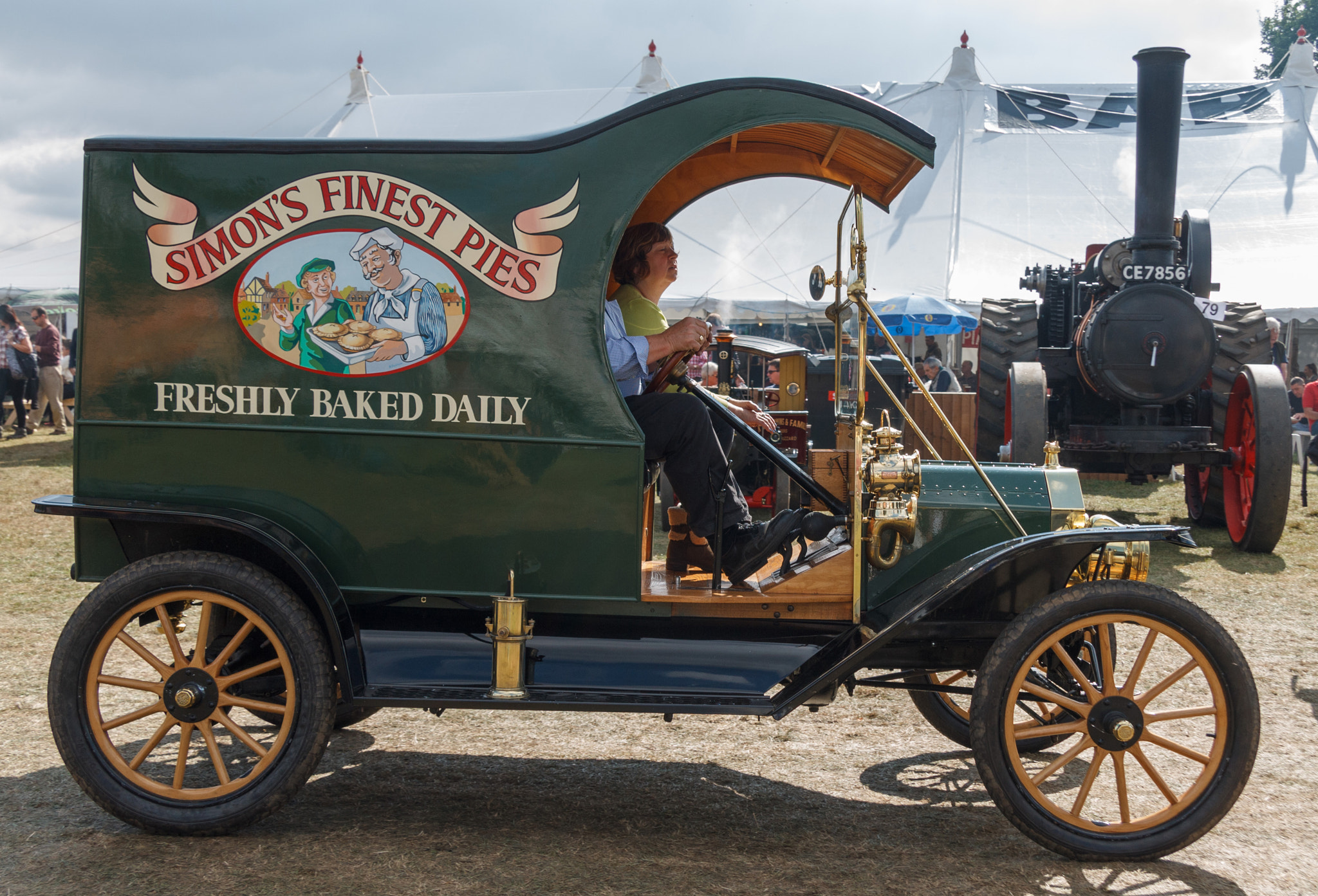 Canon EF-S 17-85mm F4-5.6 IS USM sample photo. Model t ford delivery van photography