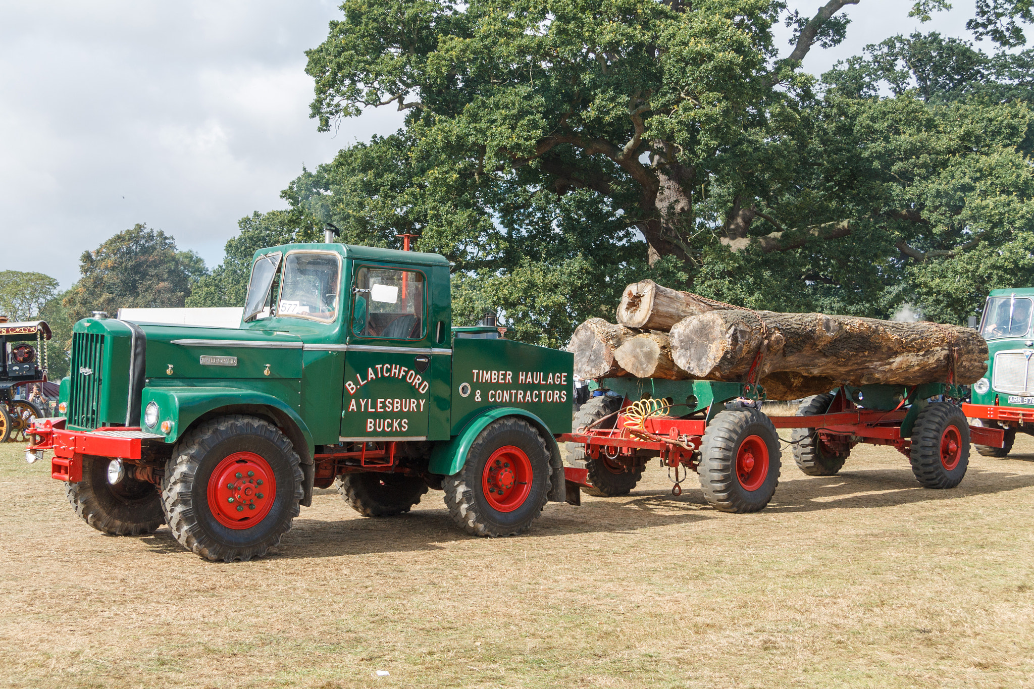 Canon EF-S 17-85mm F4-5.6 IS USM sample photo. Unipower diesel wagon and logging trailer photography