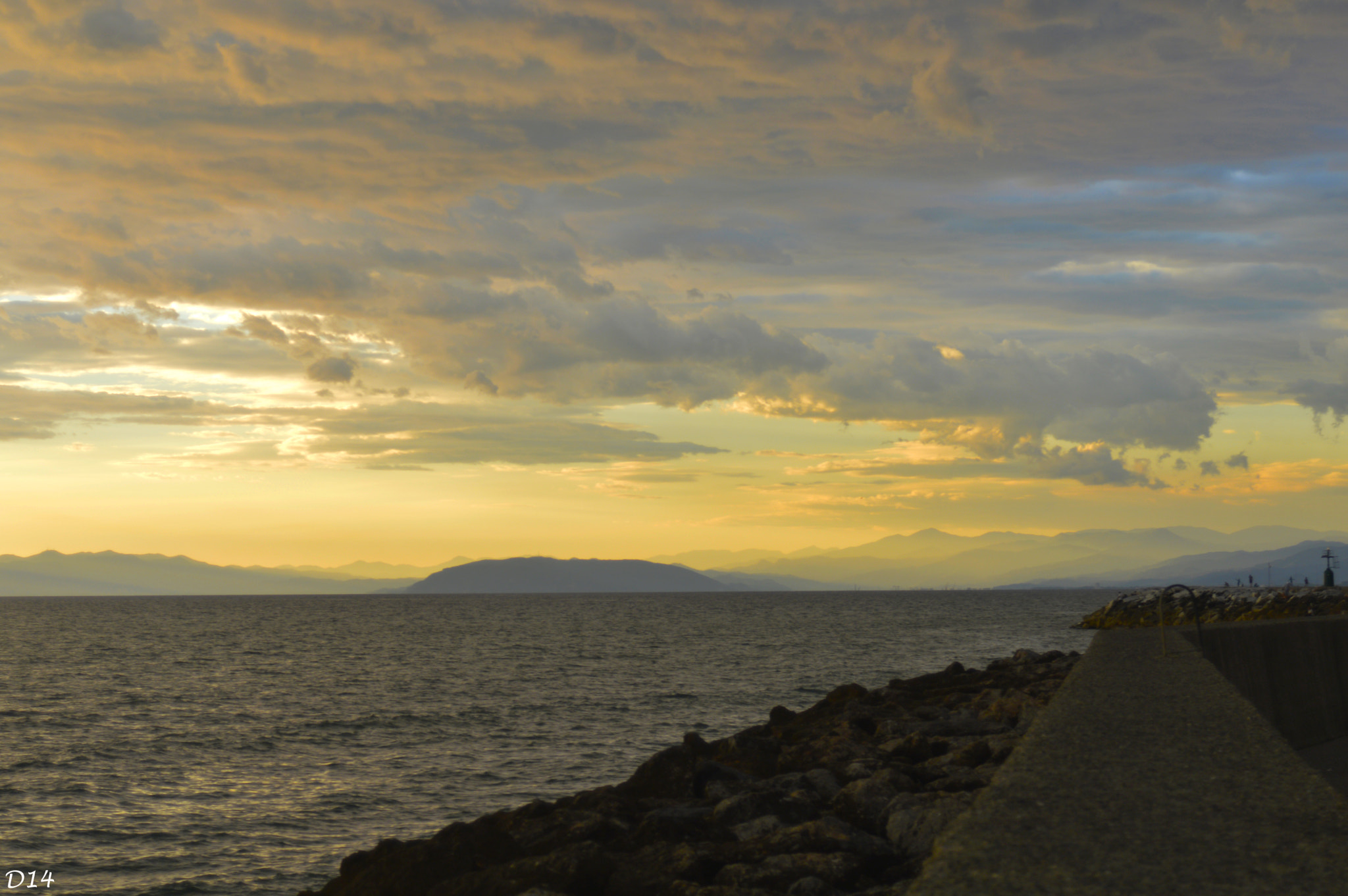 AF Zoom-Nikkor 28-100mm f/3.5-5.6G sample photo. Perseverance photography