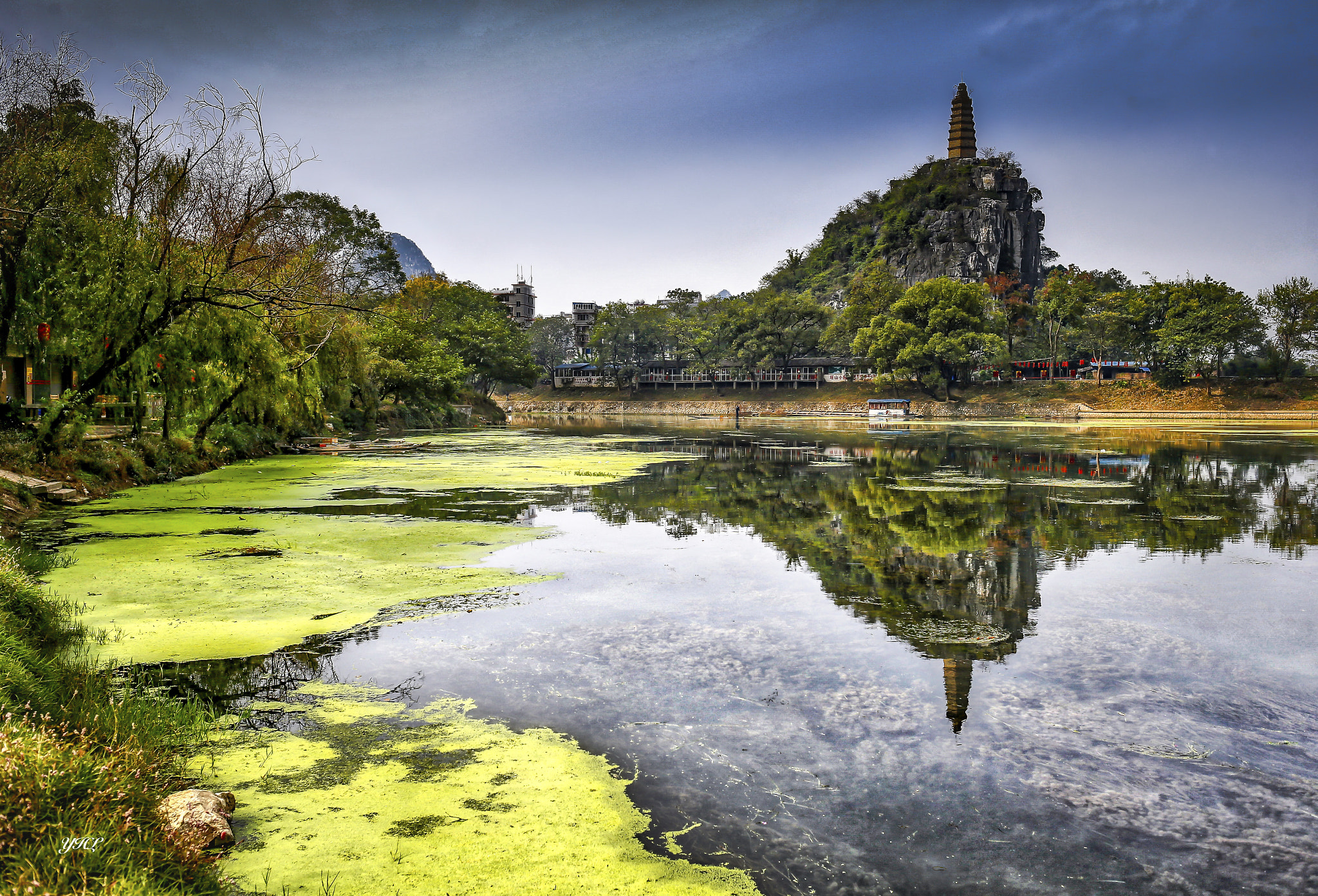 Canon EF 35mm F2 IS USM sample photo. Guilin pagoda photography