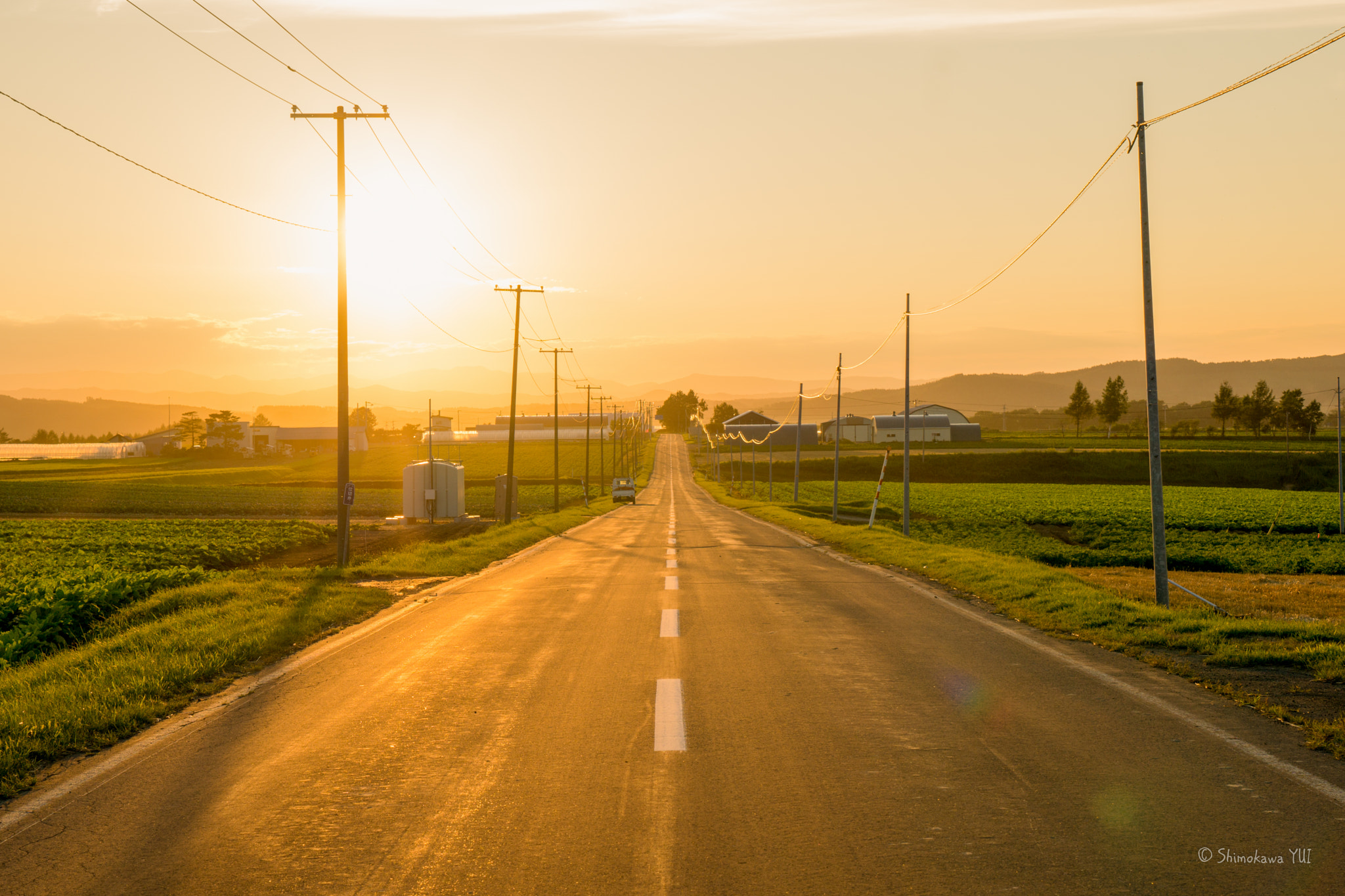 Sony a6000 + Sony Vario Tessar T* FE 24-70mm F4 ZA OSS sample photo. Sunset road photography