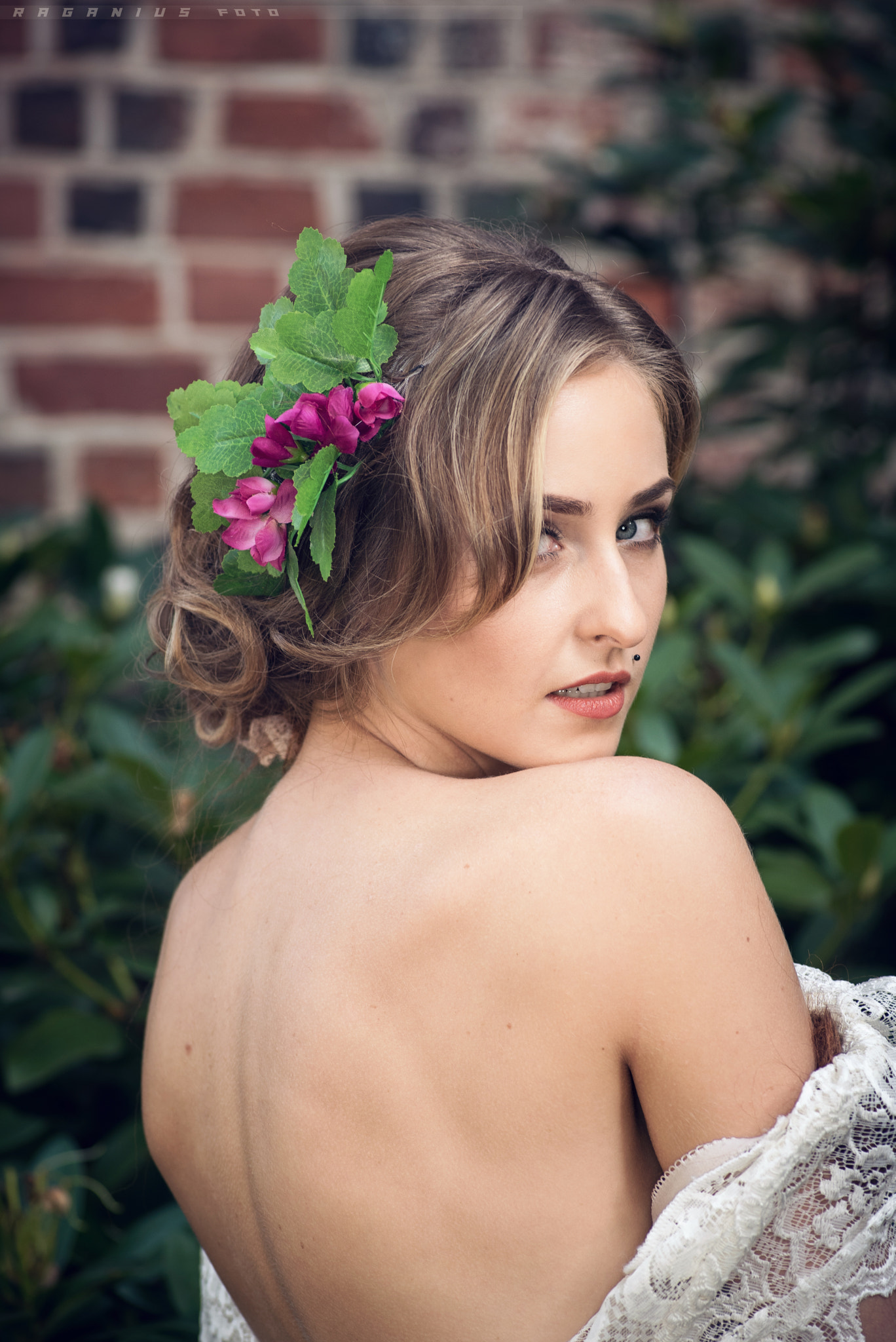Tokina AT-X Pro 100mm F2.8 Macro sample photo. Flower girl photography
