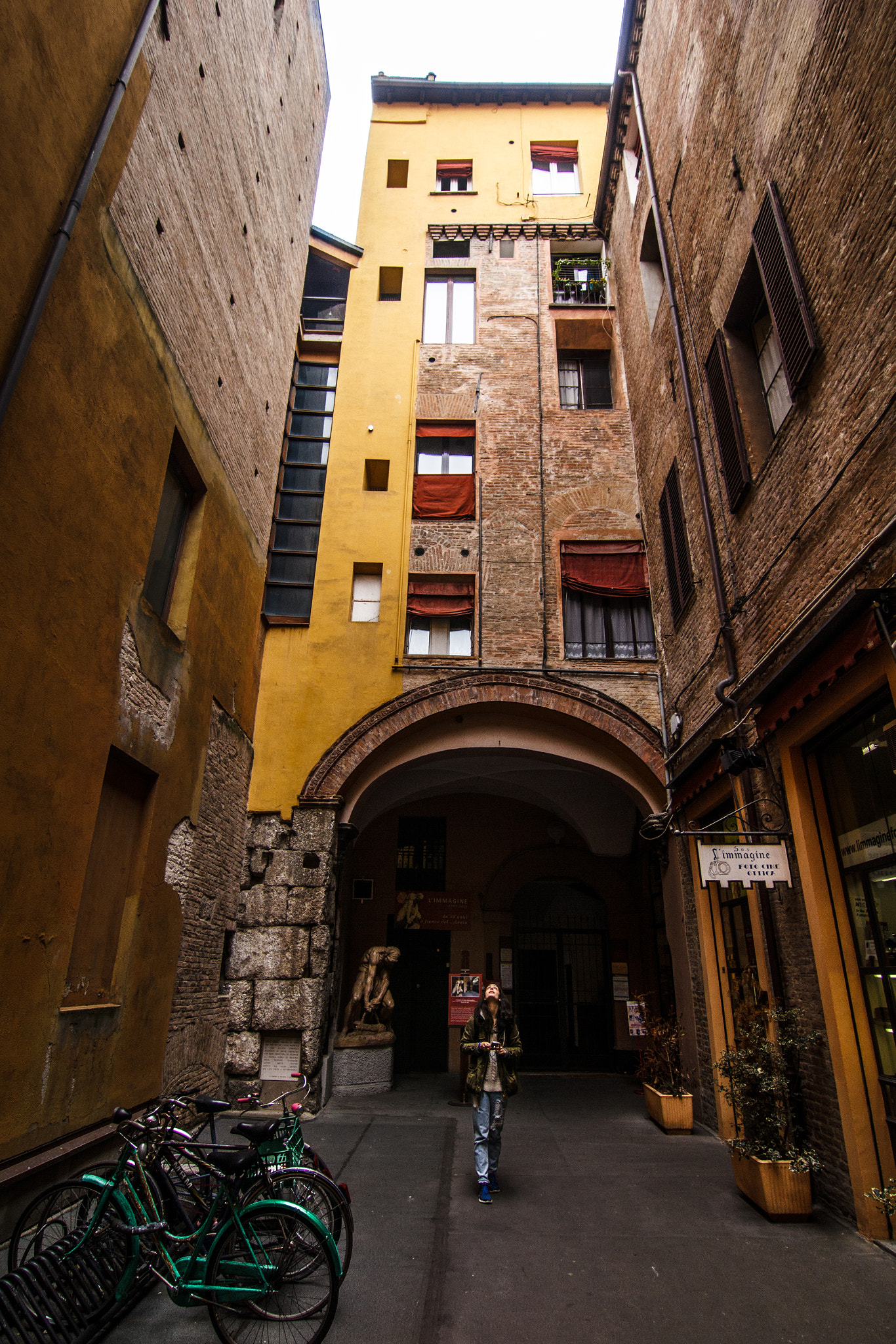 Canon EOS 550D (EOS Rebel T2i / EOS Kiss X4) sample photo. Bologna photography