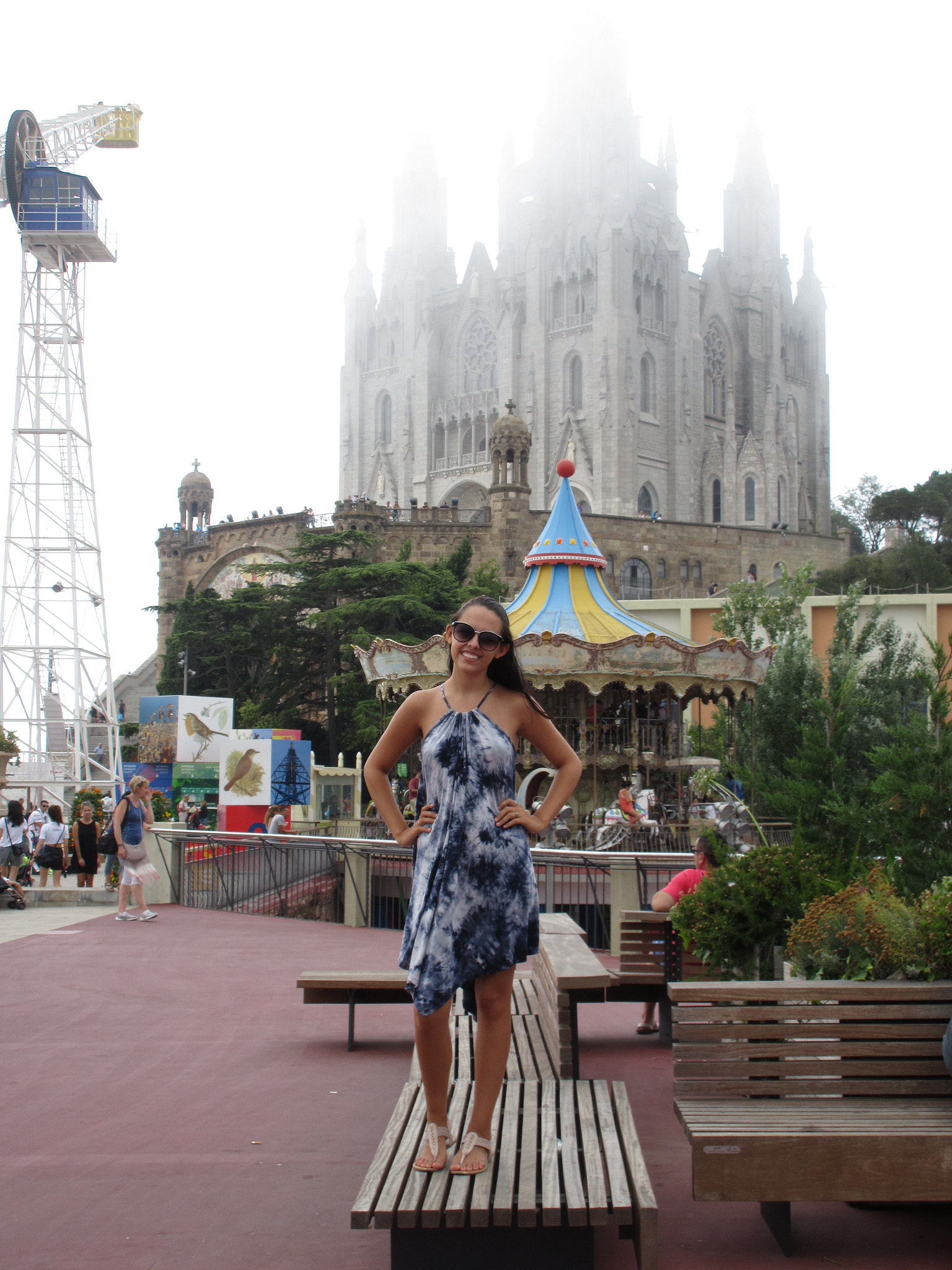 Canon PowerShot ELPH 350 HS (IXUS 275 HS / IXY 640) sample photo. Mount tibidabo - barcelona photography