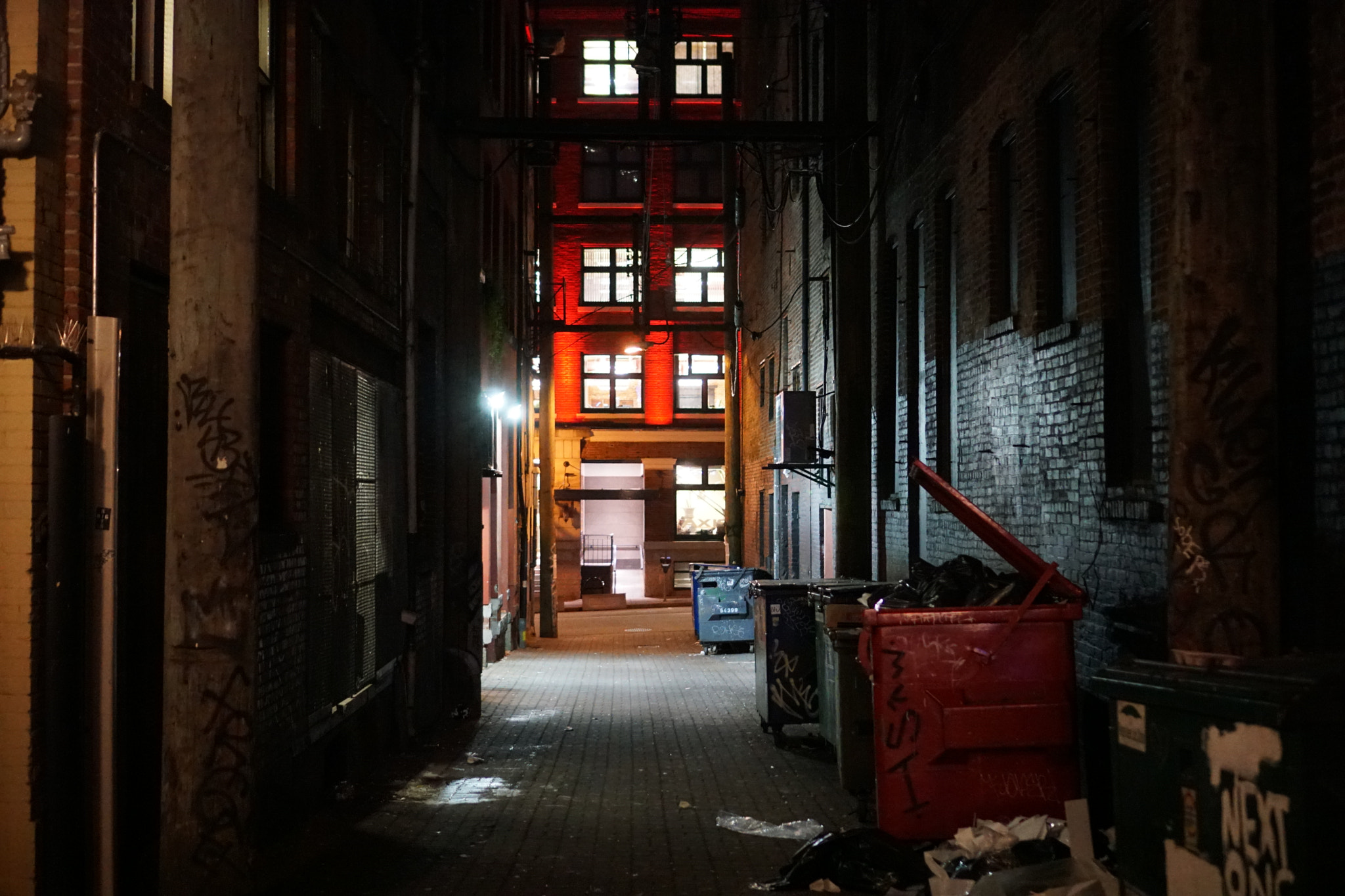 Sony a6300 + Sony E 35mm F1.8 OSS sample photo. Gastown alley photography