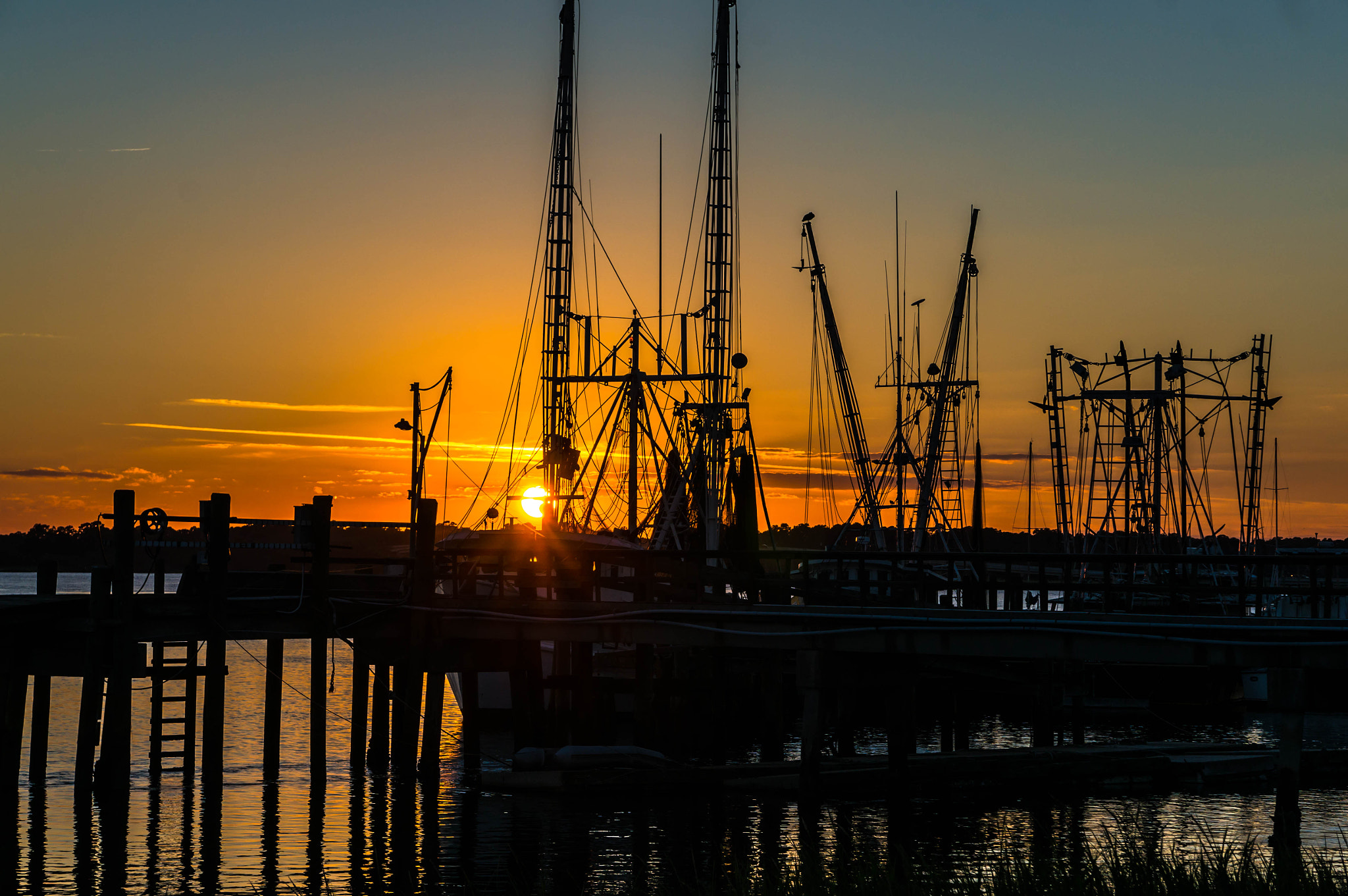 Sony Alpha NEX-6 + Sony Vario-Tessar T* E 16-70mm F4 ZA OSS sample photo. Sunset at beaufort photography