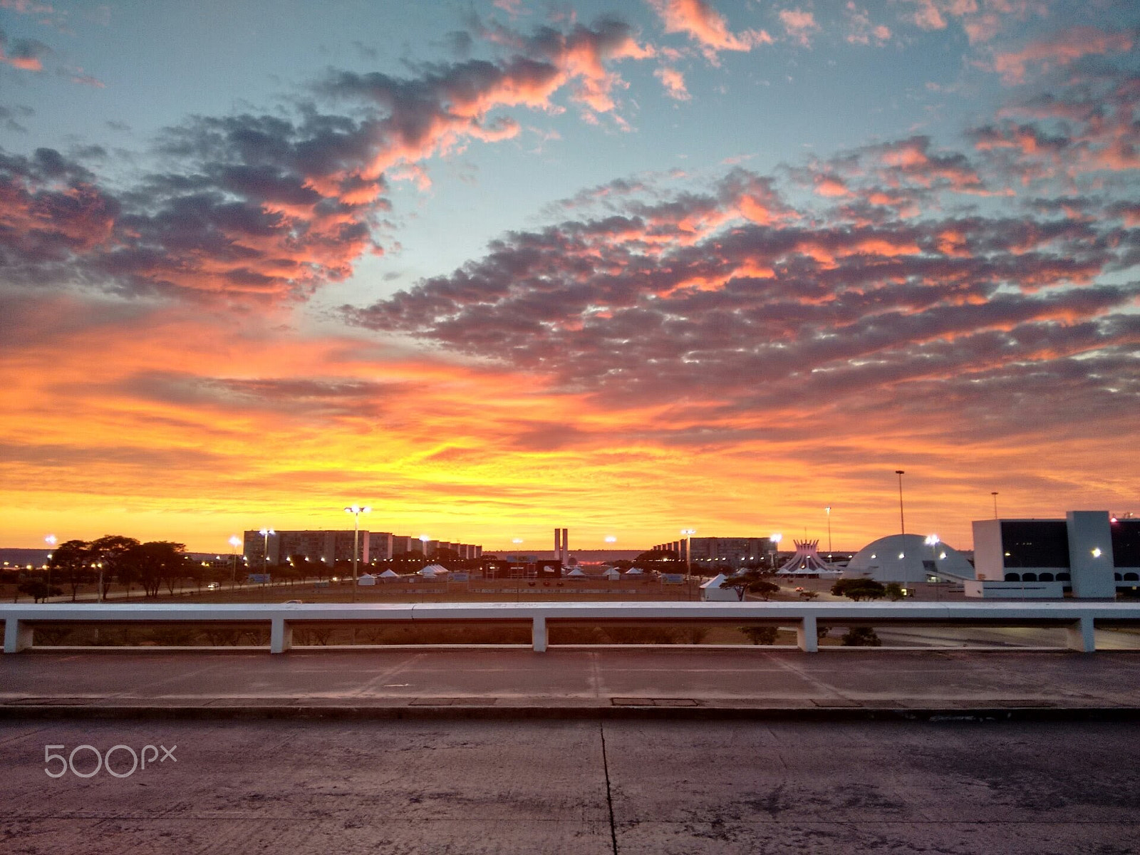 Motorola Moto G with 4G LTE (2nd Gen) sample photo. Sunrise and the city photography
