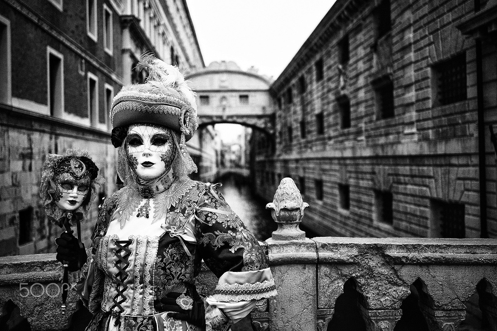 Leica M9 + Leica Summicron-M 28mm F2 ASPH sample photo. Model in front of the ponte dei sospiri photography