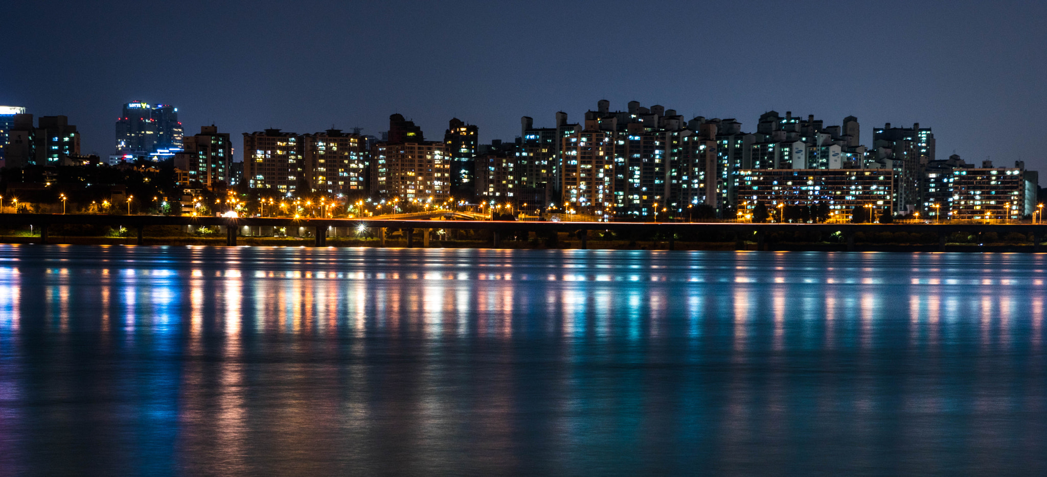 Nikon D5300 + Sigma 18-50mm F2.8 EX DC Macro sample photo. Seoul at night photography