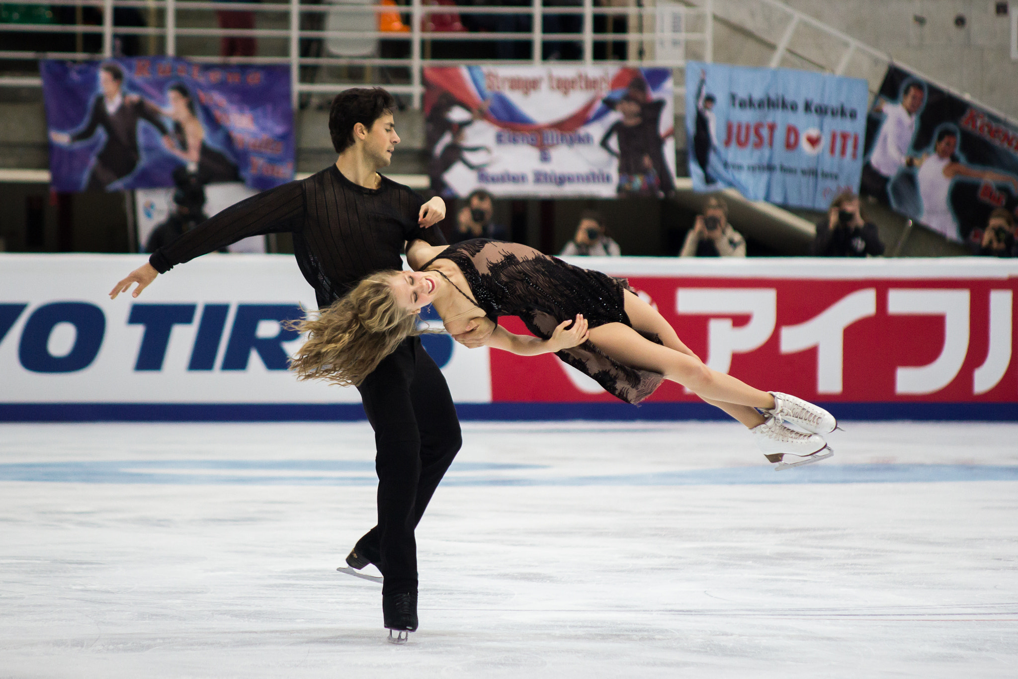 Canon EOS 60D sample photo. Figure skating photography