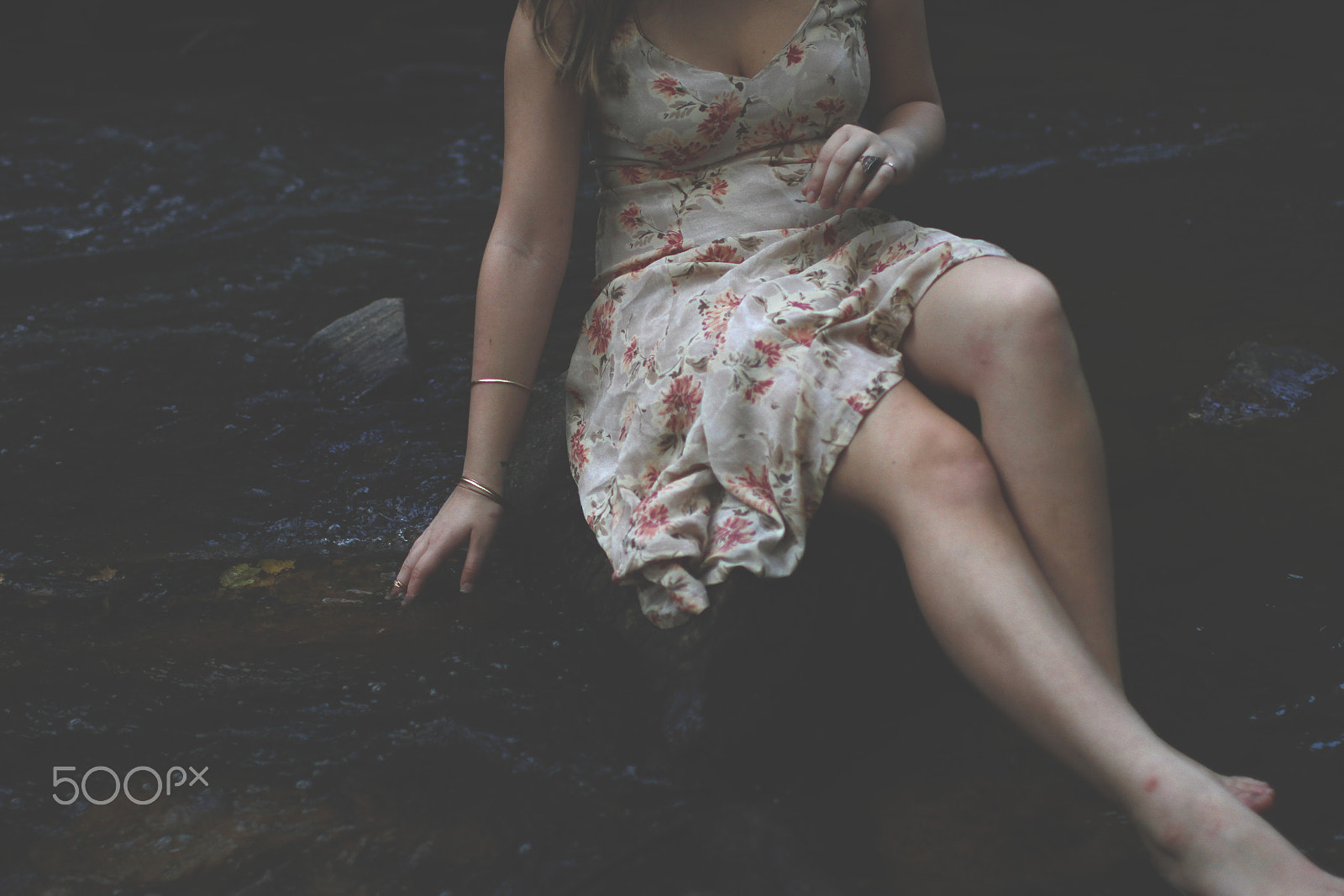 Canon EOS 7D + Canon EF 35mm F1.4L USM sample photo. Sitting in the river photography