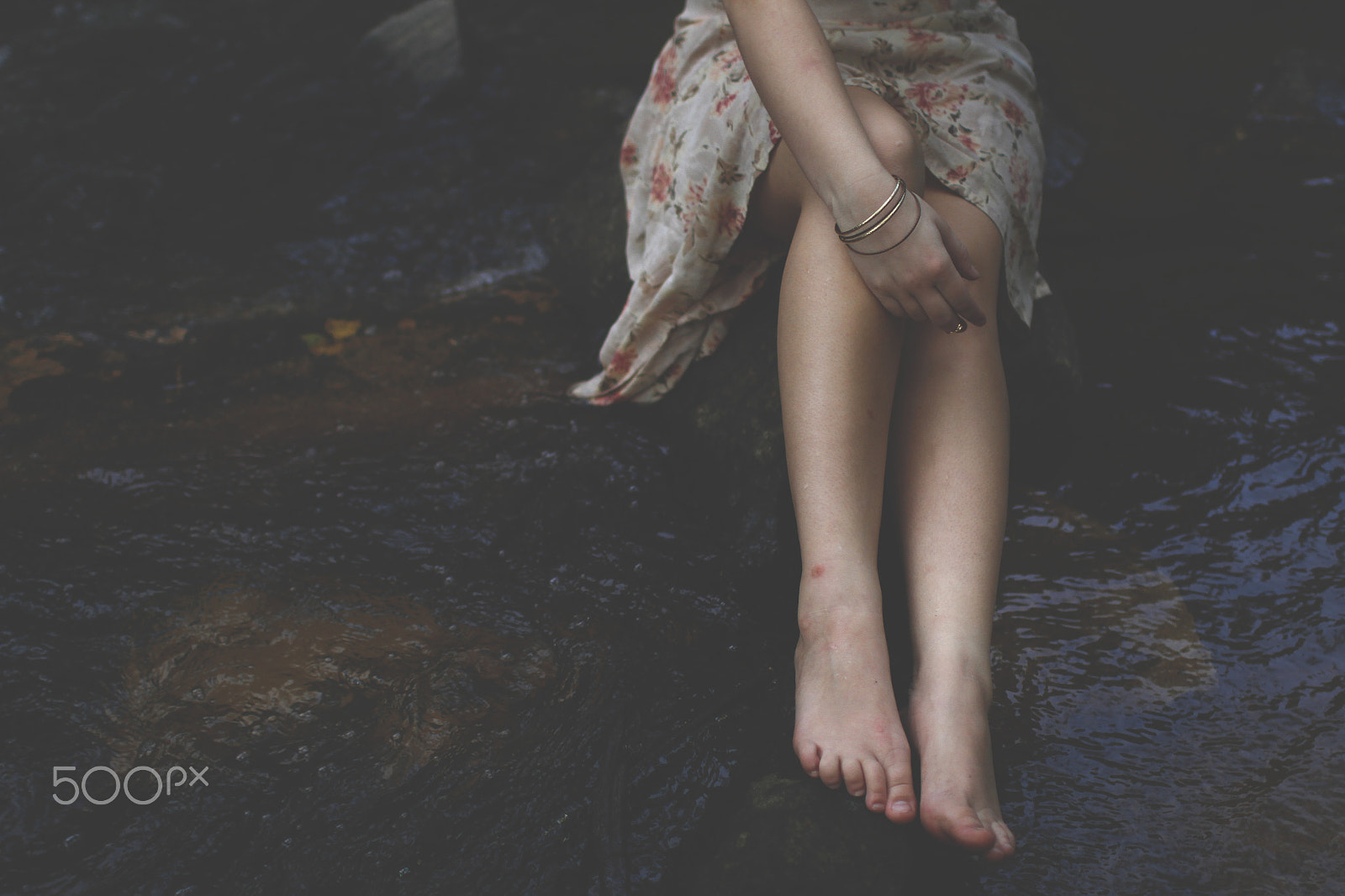 Canon EOS 7D + Canon EF 35mm F1.4L USM sample photo. Feet in the river photography