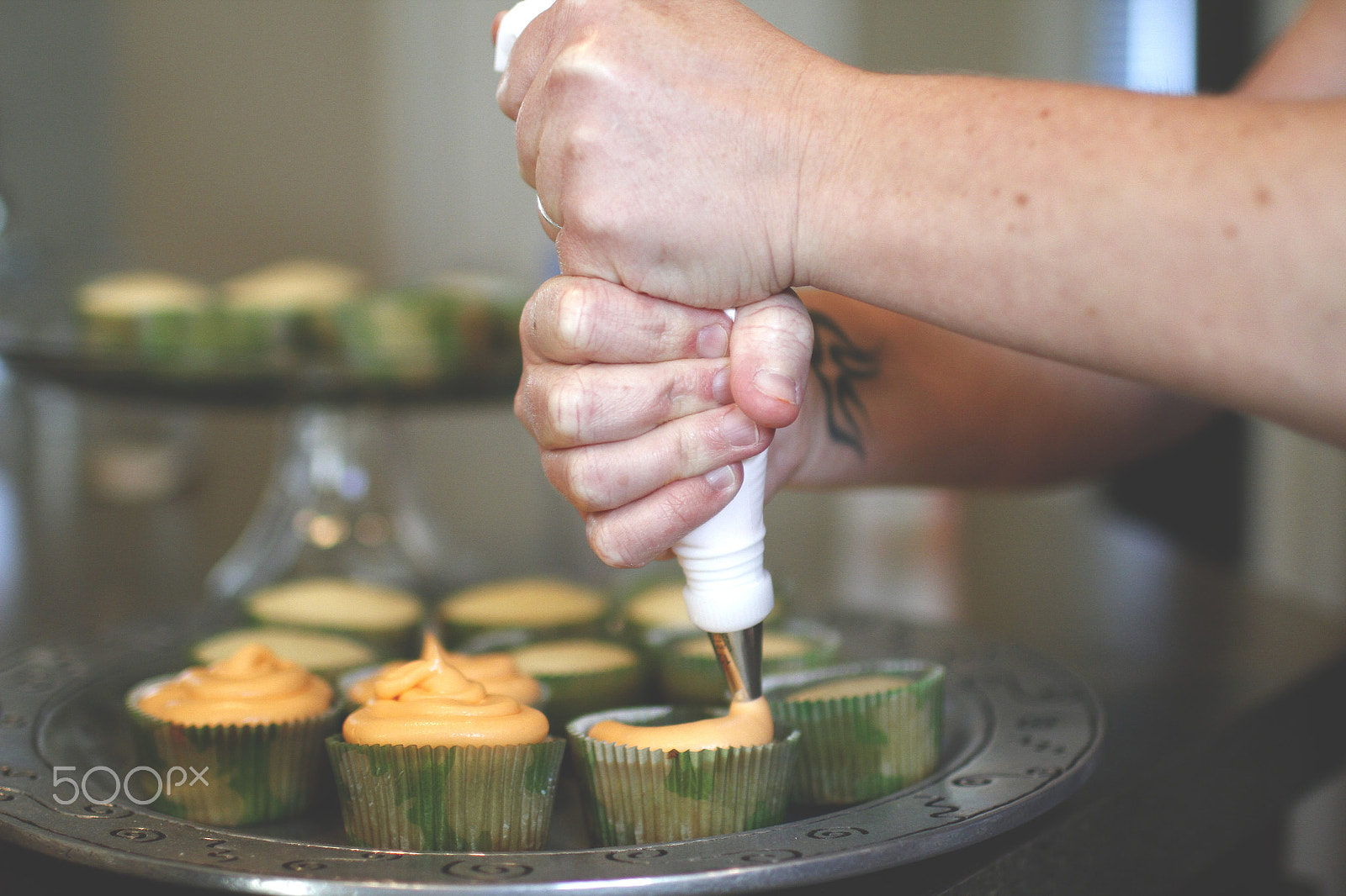 Canon EOS 7D + Canon EF 35mm F1.4L USM sample photo. Icing cupcakes photography