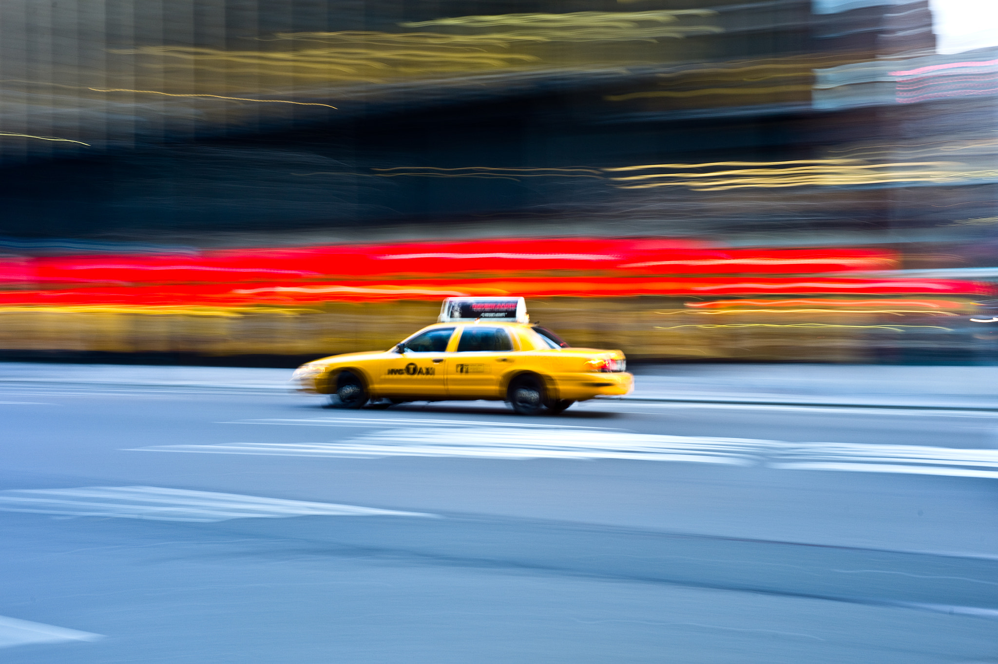 Summilux-M 35mm f/1.4 sample photo. Taxi in new york photography