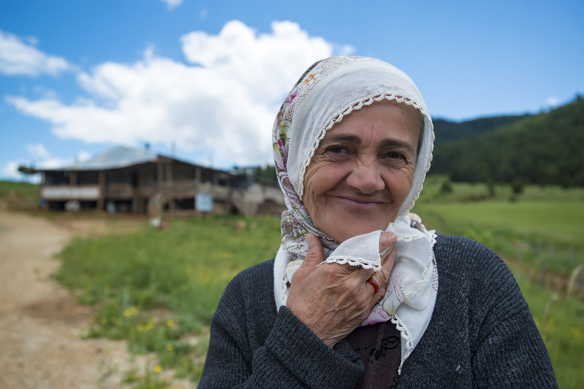 Nikon AF-S Nikkor 17-35mm F2.8D ED-IF sample photo. Anatolia elderly woman photography