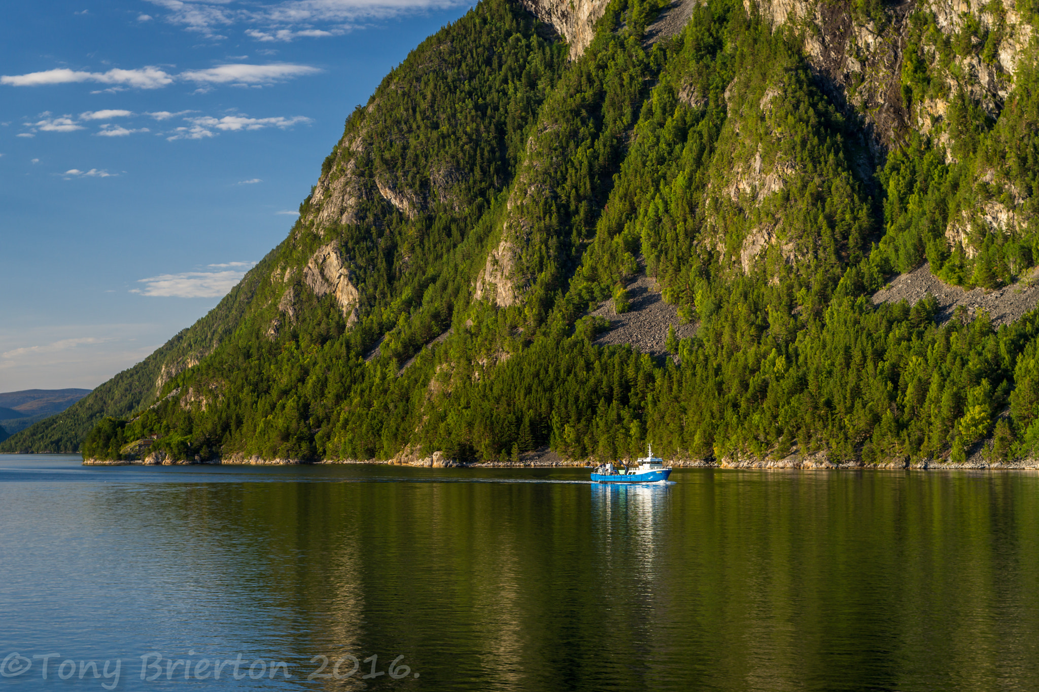 Sigma 28-70mm EX DG F2.8 sample photo. The blue boat in the fjord. photography