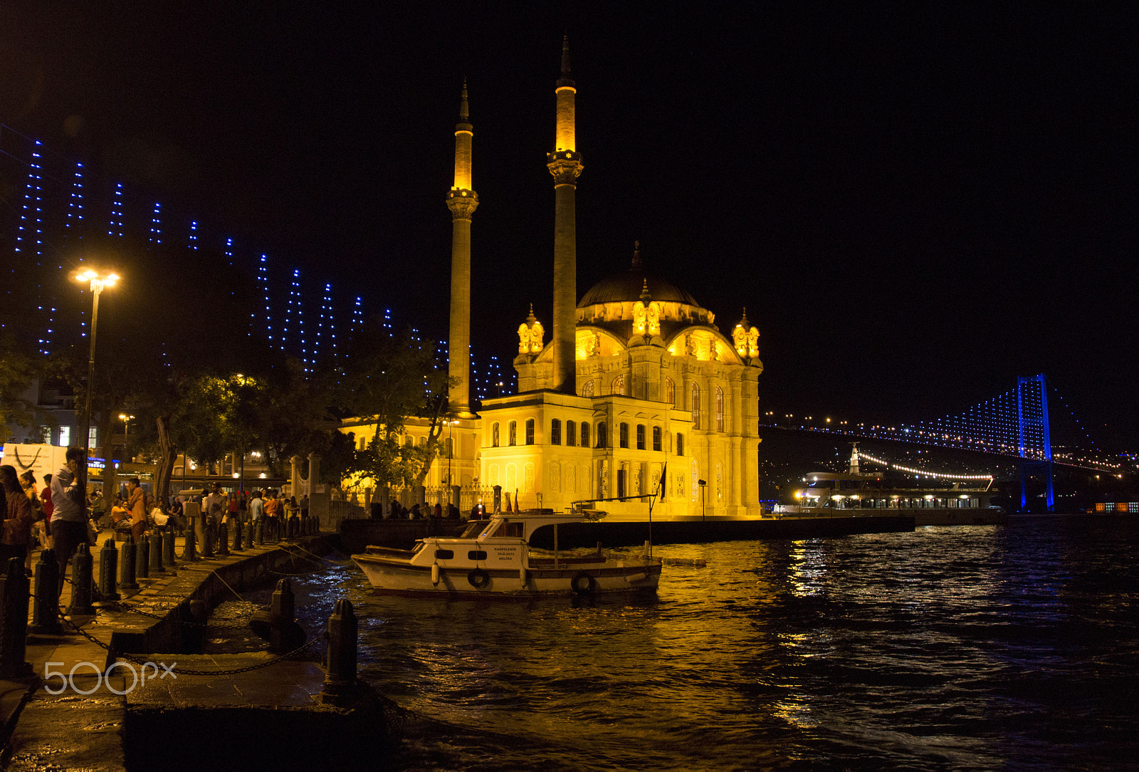 Tamron 18-270mm F3.5-6.3 Di II PZD sample photo. Mecidiye camii, ortaköy, İstanbul photography