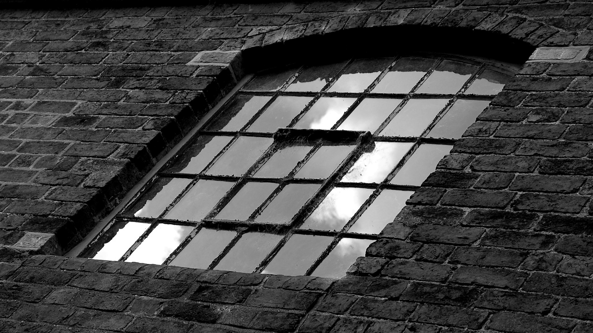 Nikon D40 sample photo. An old factory window in leek photography