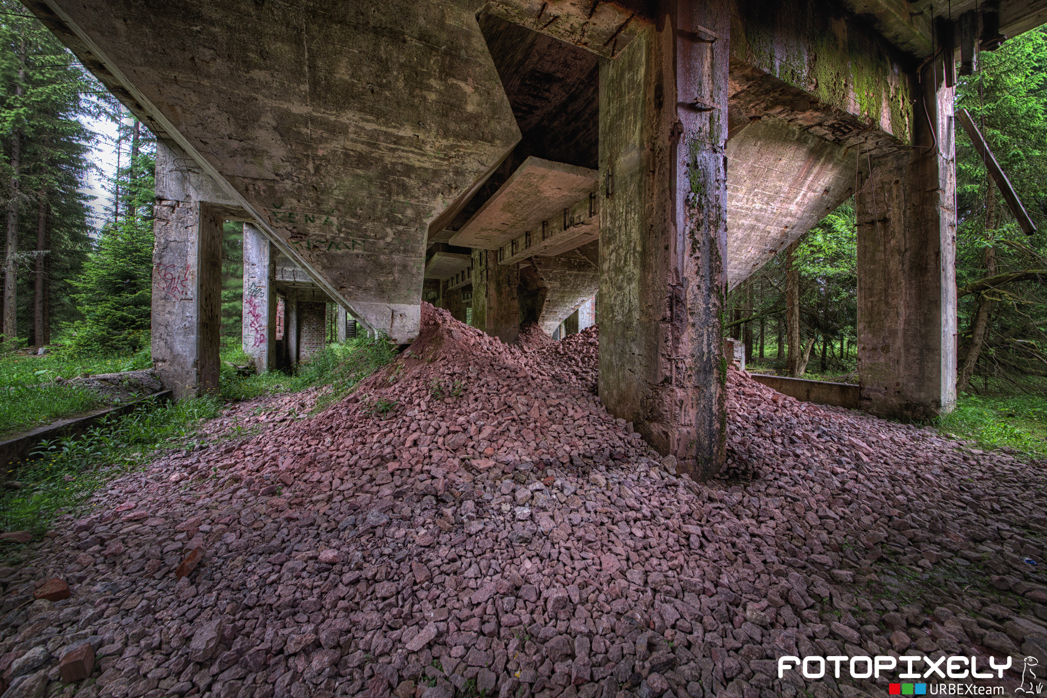 Sigma 12-24mm F4.5-5.6 II DG HSM sample photo. Tajná nacistická továrna / secret nazi factory photography