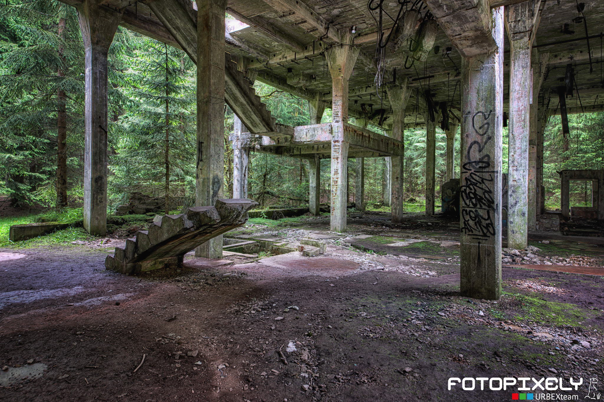 Sigma 12-24mm F4.5-5.6 II DG HSM sample photo. Tajná nacistická továrna / secret nazi factory photography