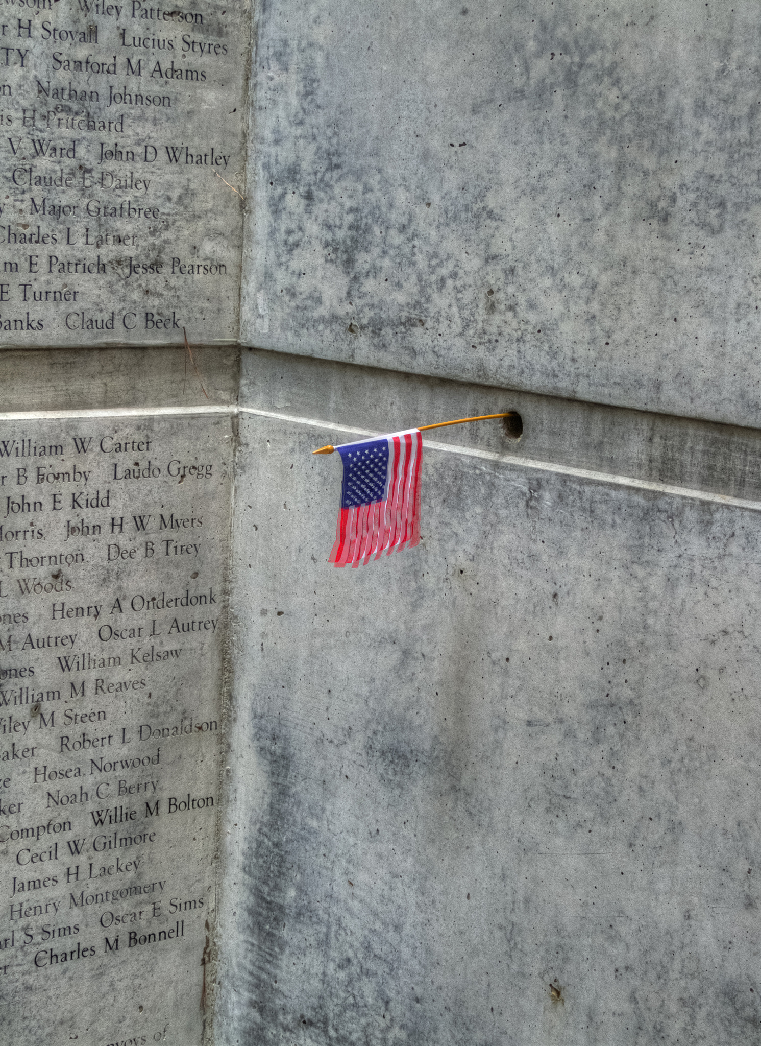 FujiFilm FinePix S200EXR (FinePix S205EXR) sample photo. Flag left by family member at alabama veterans memorial photography