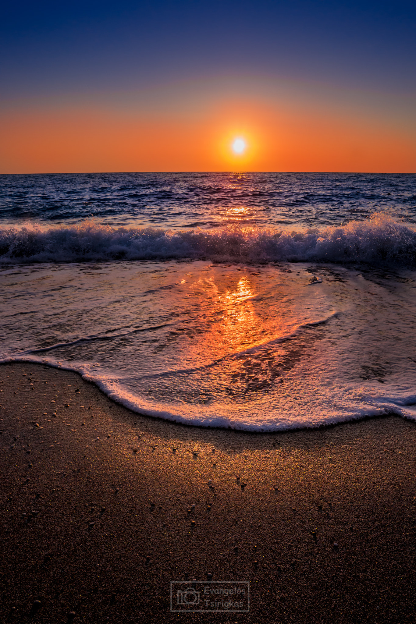 Samsung NX1 sample photo. Late evening waves photography
