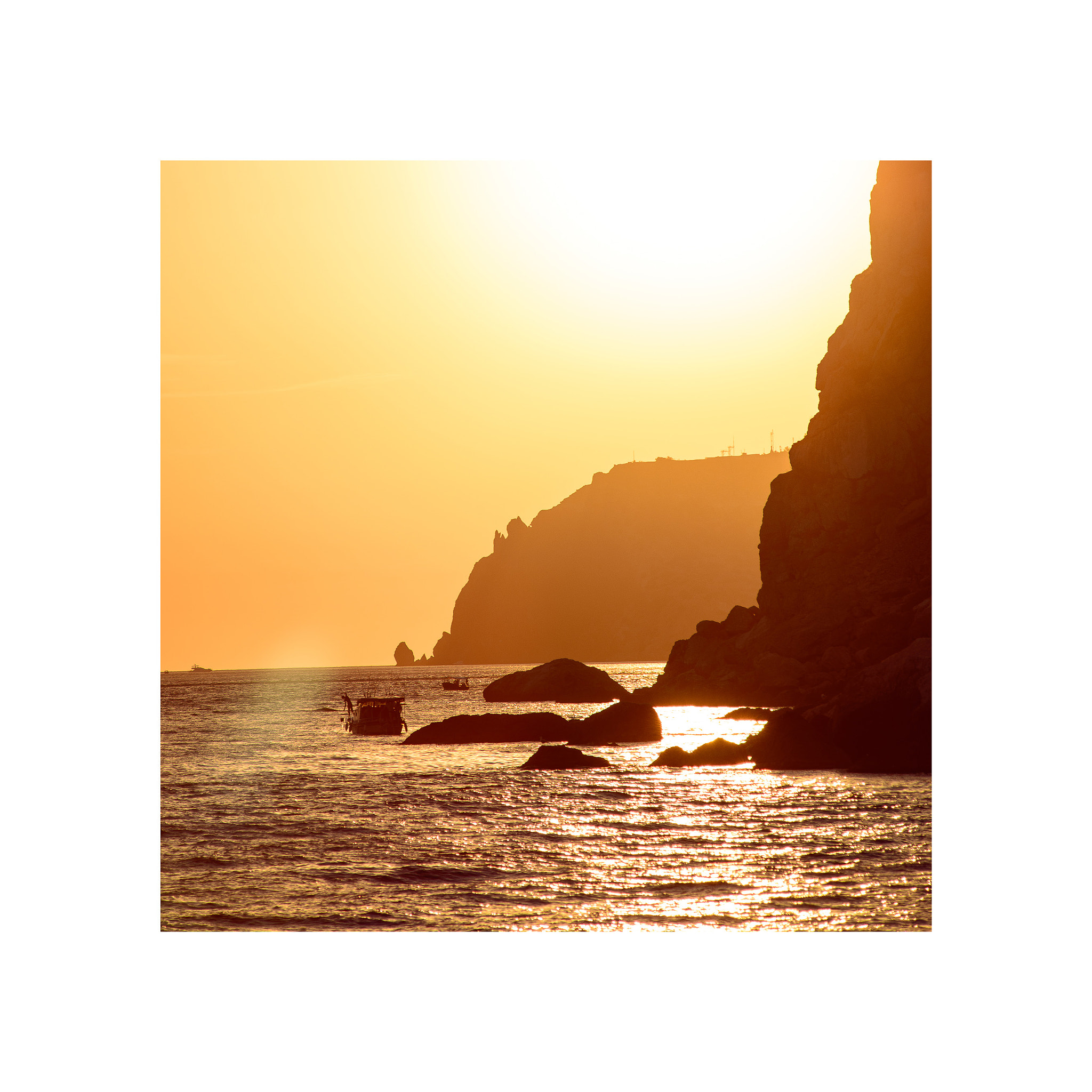 Nikon D610 sample photo. Sunset in the sea photography