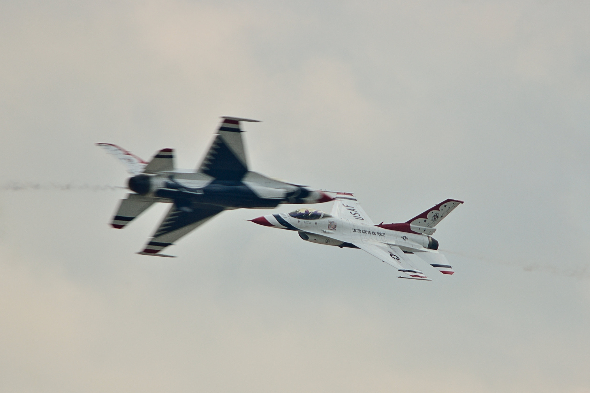 AF Zoom-Nikkor 75-300mm f/4.5-5.6 sample photo. Thunderbirds crossover break photography