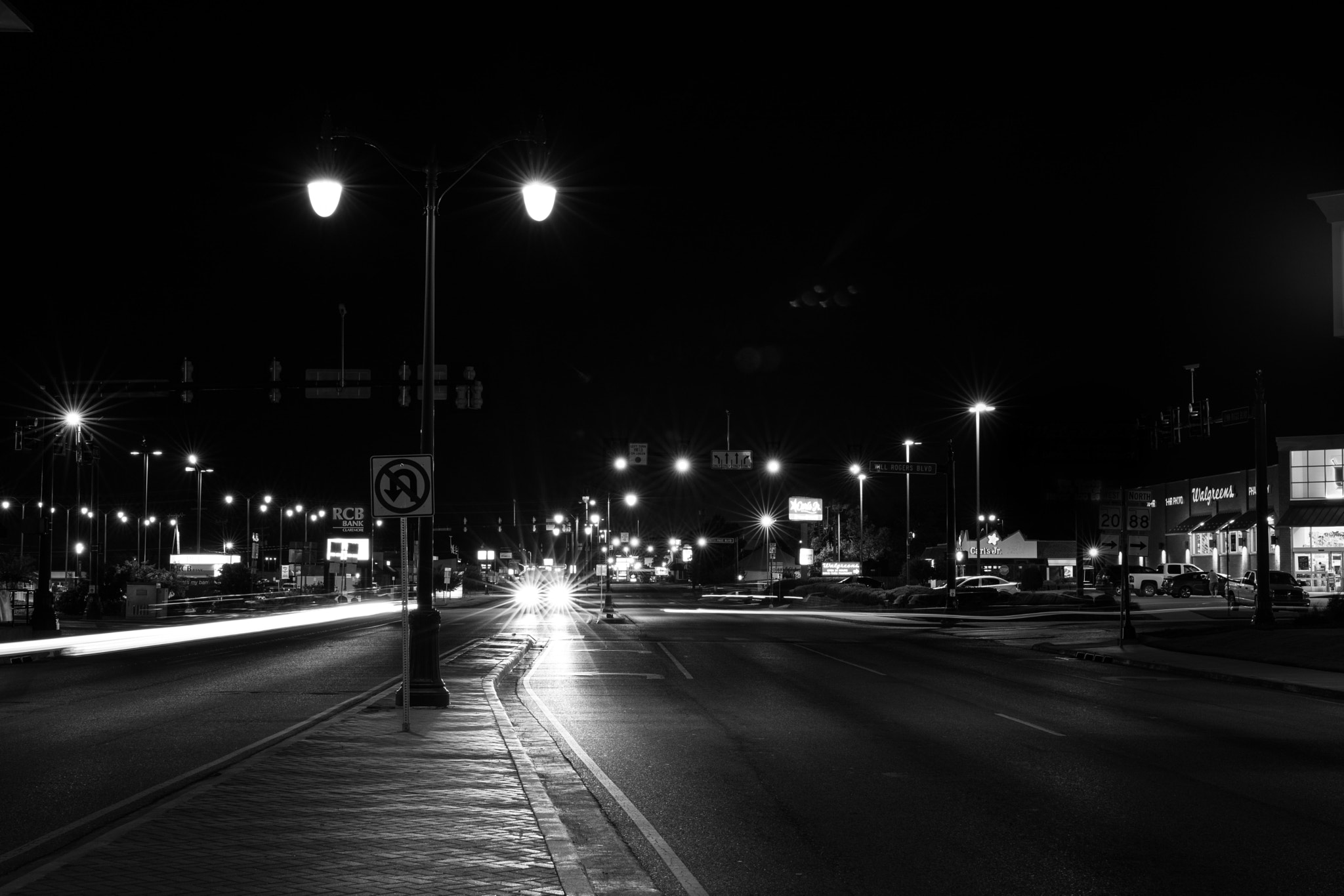 Leica APO-Summicron-M 50mm F2 ASPH sample photo. Headlights photography