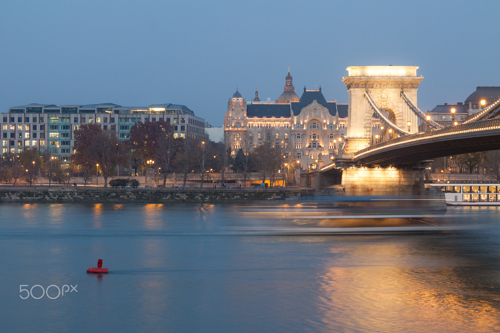 Canon EOS 50D + Sigma 18-50mm f/2.8 Macro sample photo. Budapest, chain bridge and danube photography