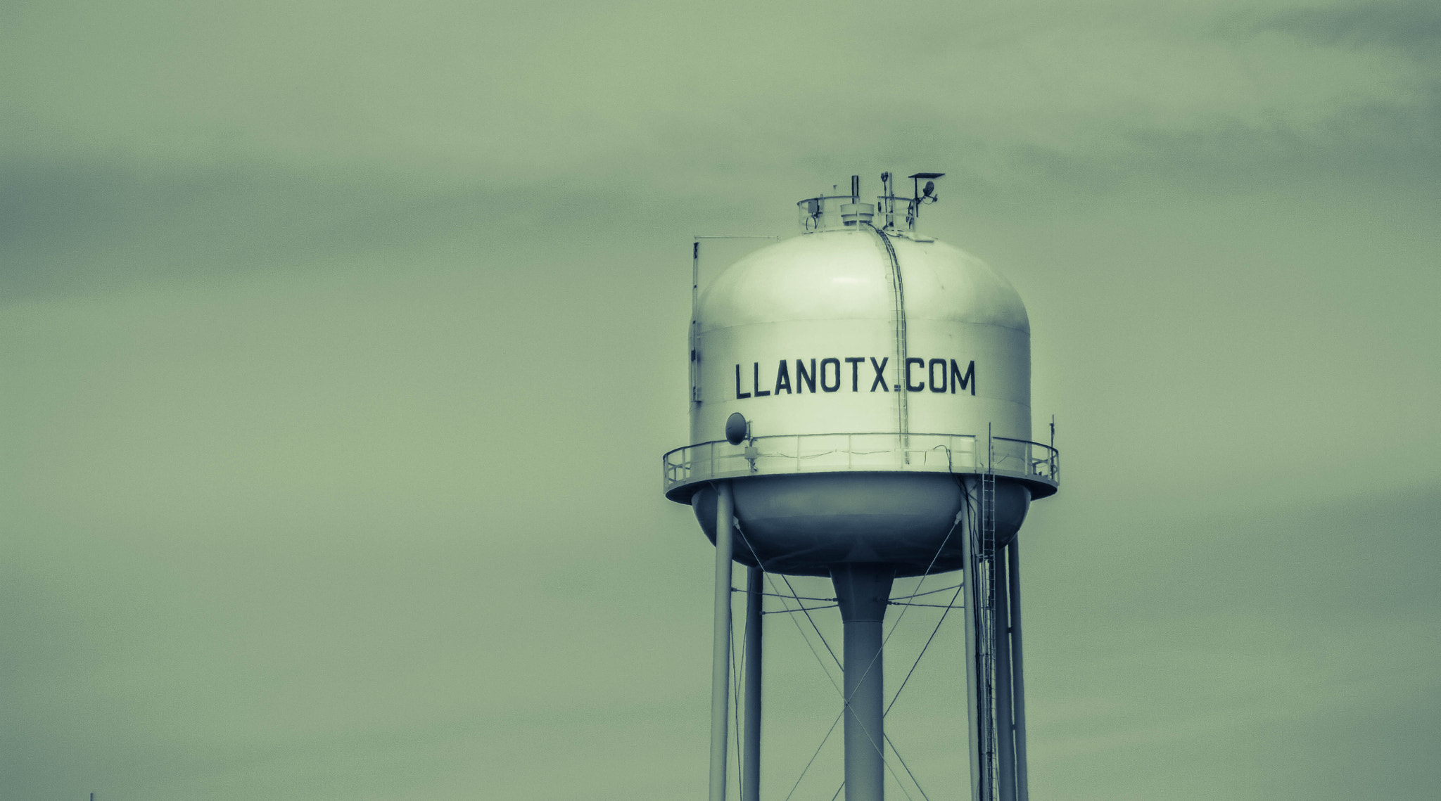 Canon EF 100-300mm F4.5-5.6 USM sample photo. Farmland texas photography