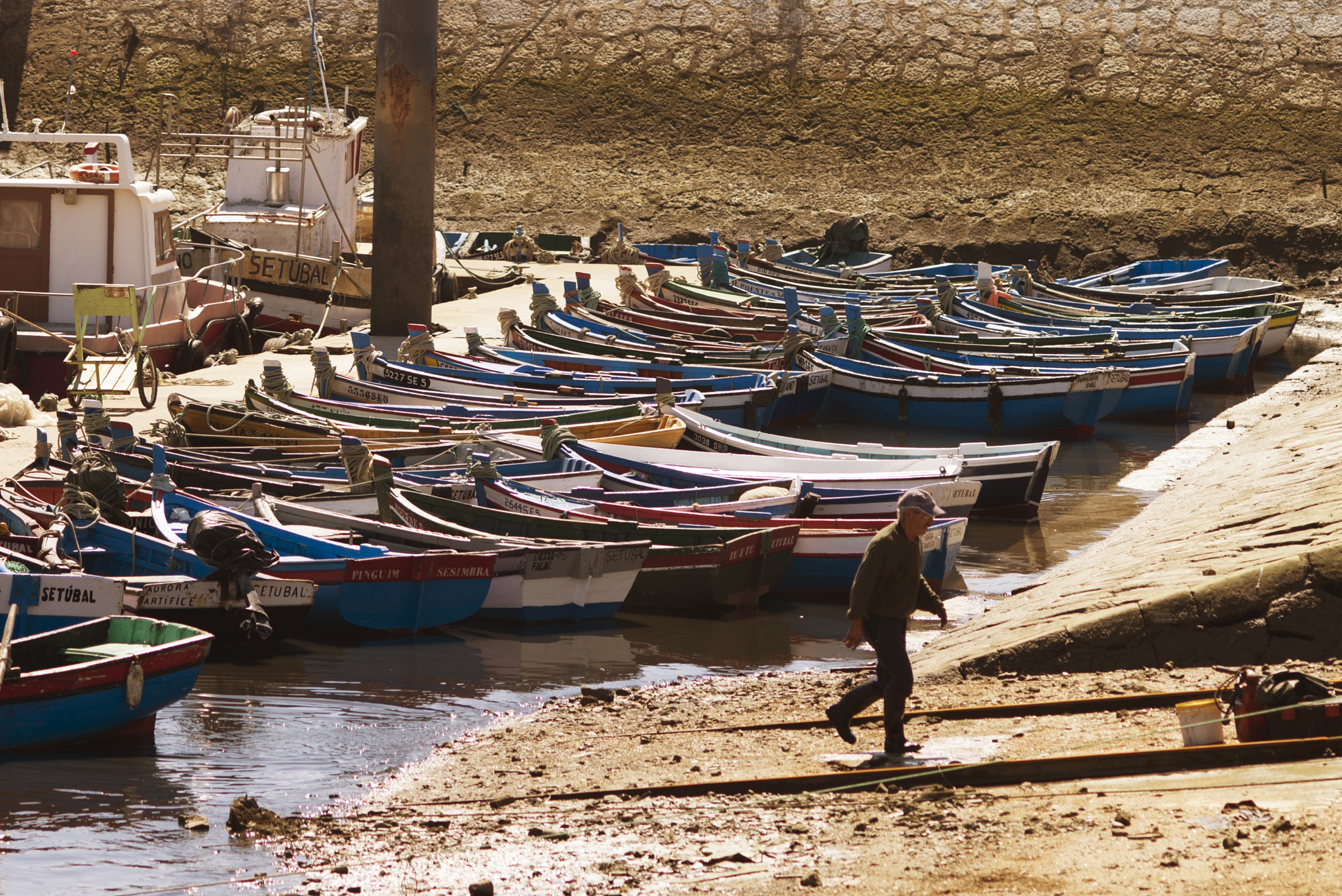 AF DC-Nikkor 135mm f/2 sample photo. Fisherman photography