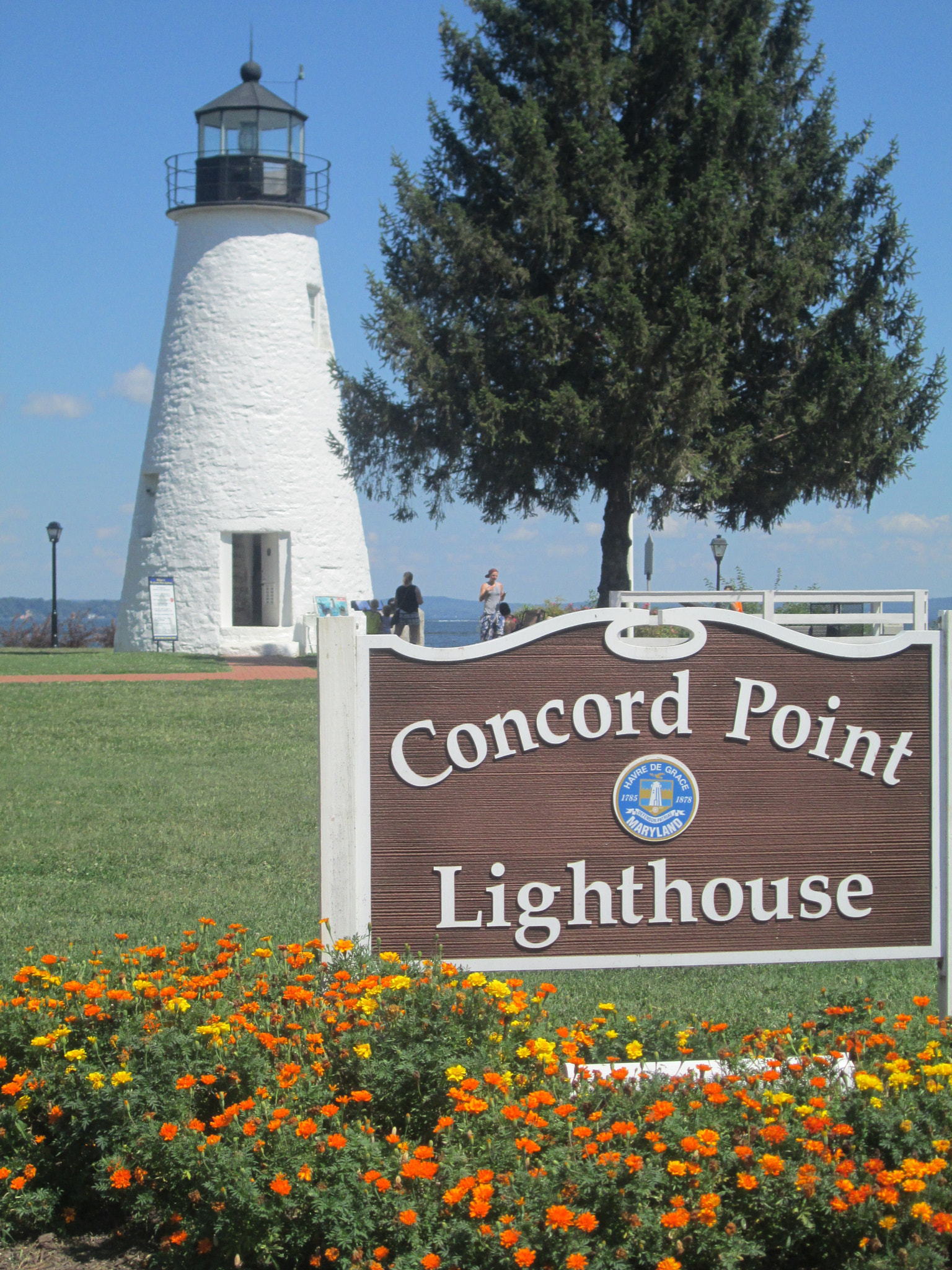 Canon PowerShot A3400 IS sample photo. Concord point lighthouse2 photography