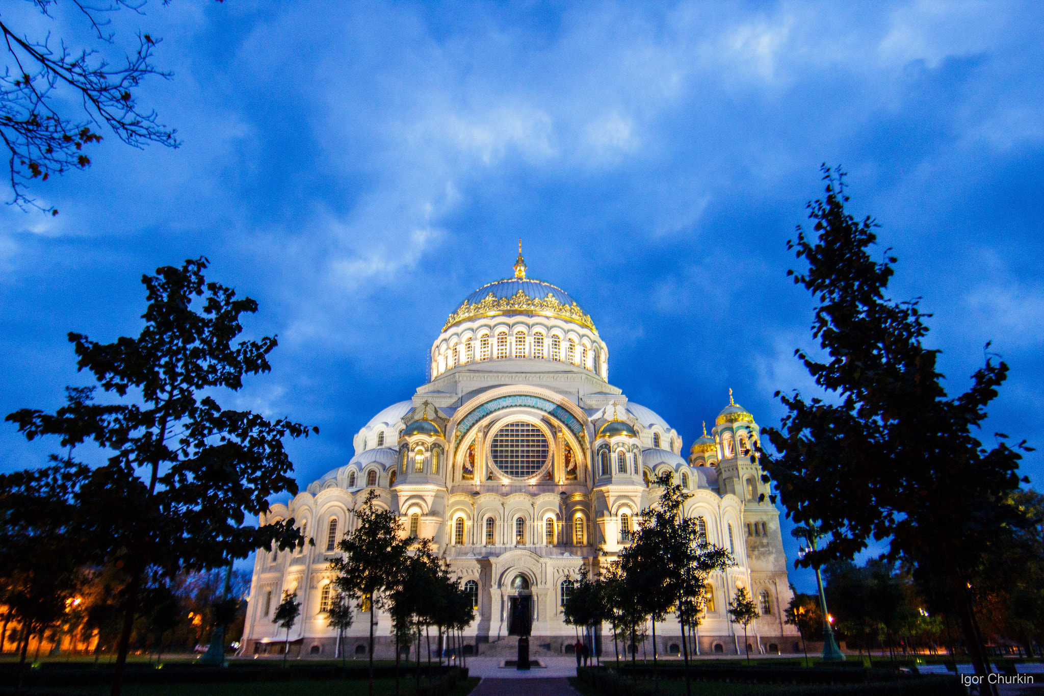 Canon EOS 600D (Rebel EOS T3i / EOS Kiss X5) + Canon EF 14mm F2.8L II USM sample photo. Naval cathedral photography