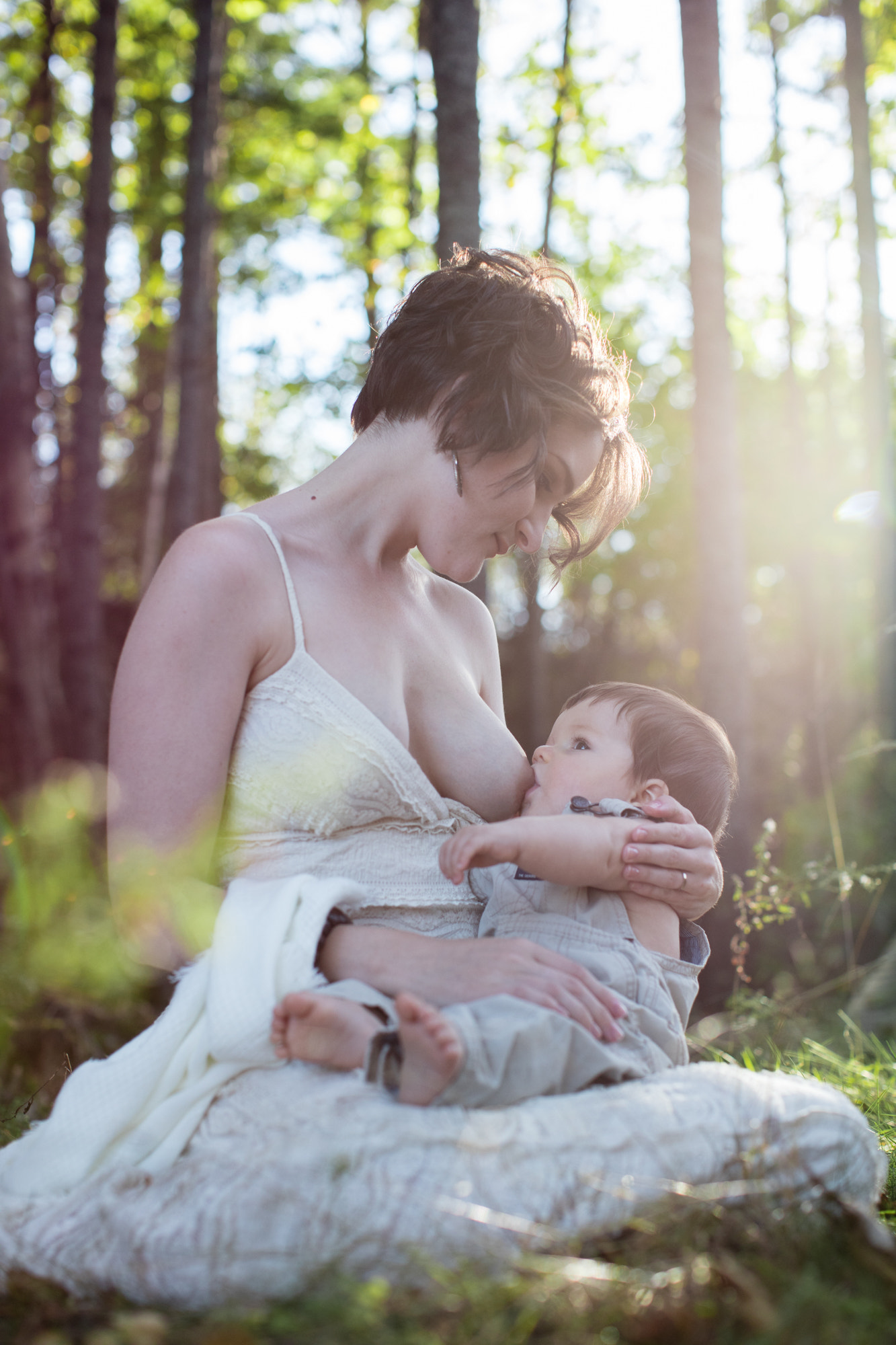 Canon EOS 5DS + Canon EF 50mm F1.2L USM sample photo. Breastfeeding photography