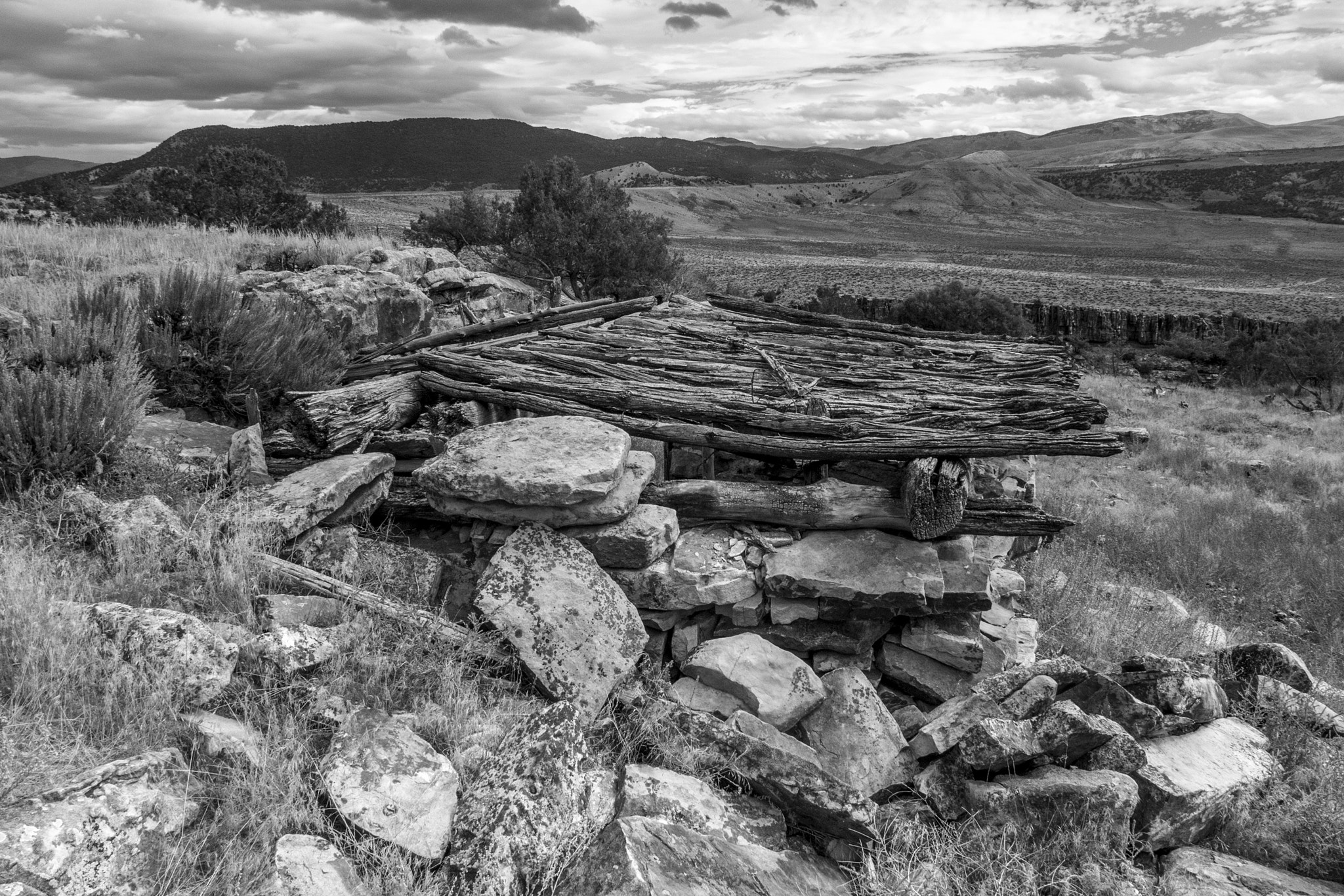 Panasonic Lumix DMC-GH3 sample photo. Early homesteader's shelter and view on the luark ranch photography
