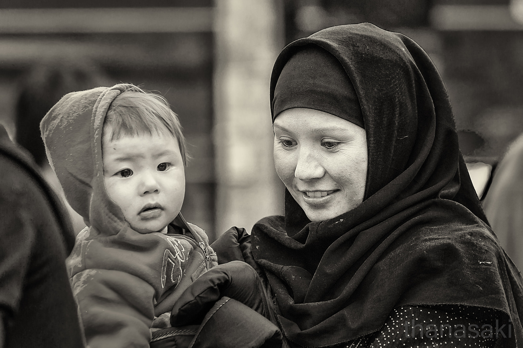 Nikon AF-Nikkor 80-200mm F2.8D ED sample photo. Mother refugee vi photography