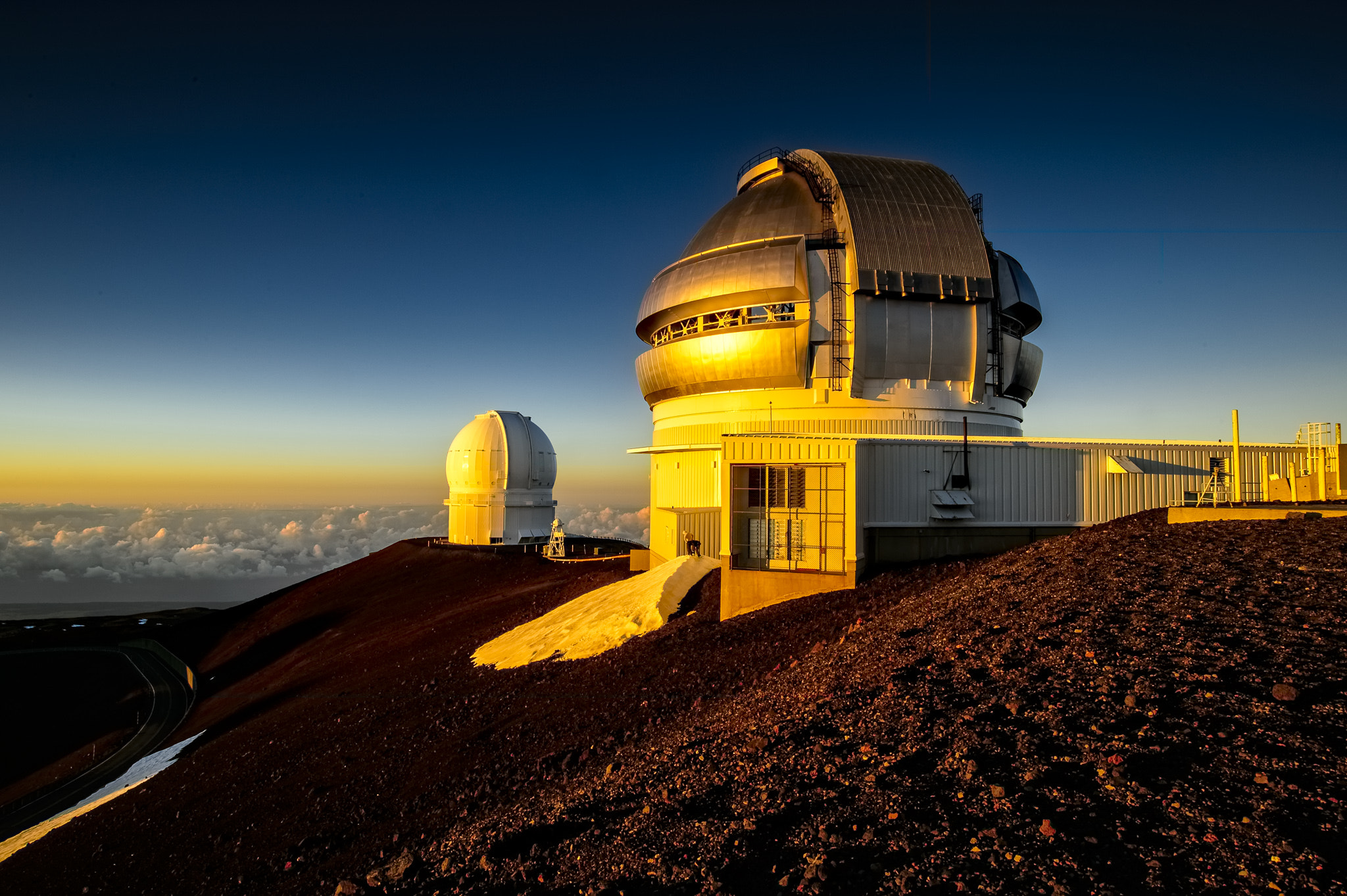 Nikon AF-S Nikkor 18-35mm F3.5-4.5G ED sample photo. Mauna kea gold photography