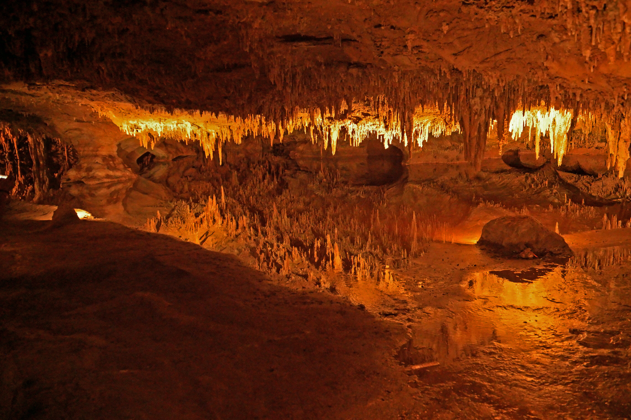 Samsung NX1 + NX 18-200mm F3.5-6.3 sample photo. Luray caverns，virginia photography