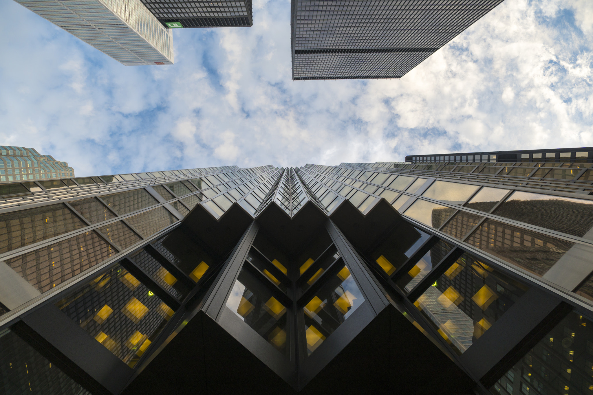 Sony a6300 + ZEISS Touit 12mm F2.8 sample photo. Symmetry photography