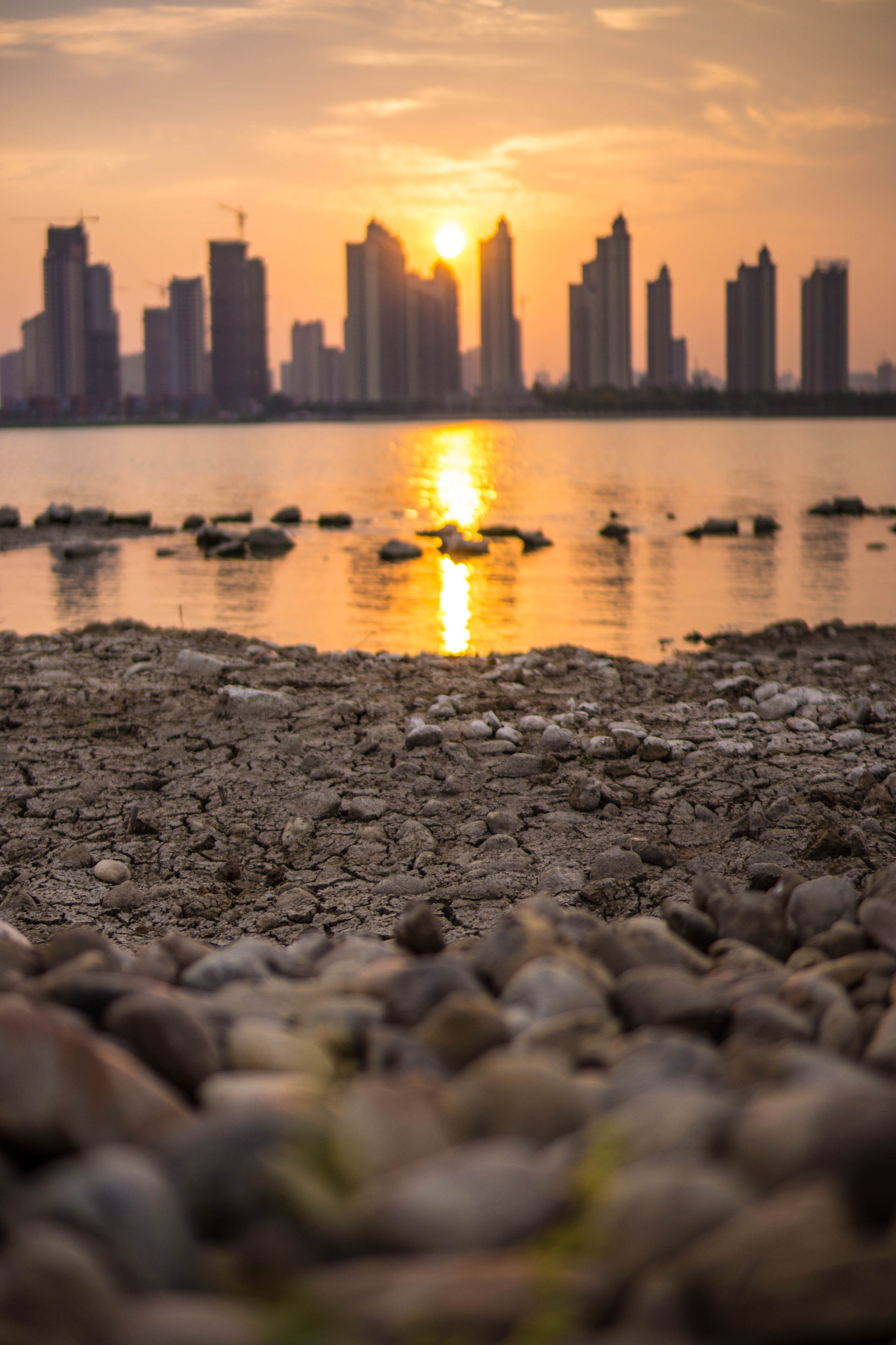 Sony Alpha NEX-7 + Sigma 30mm F1.4 DC DN | C sample photo. Dargon lake sunset photography