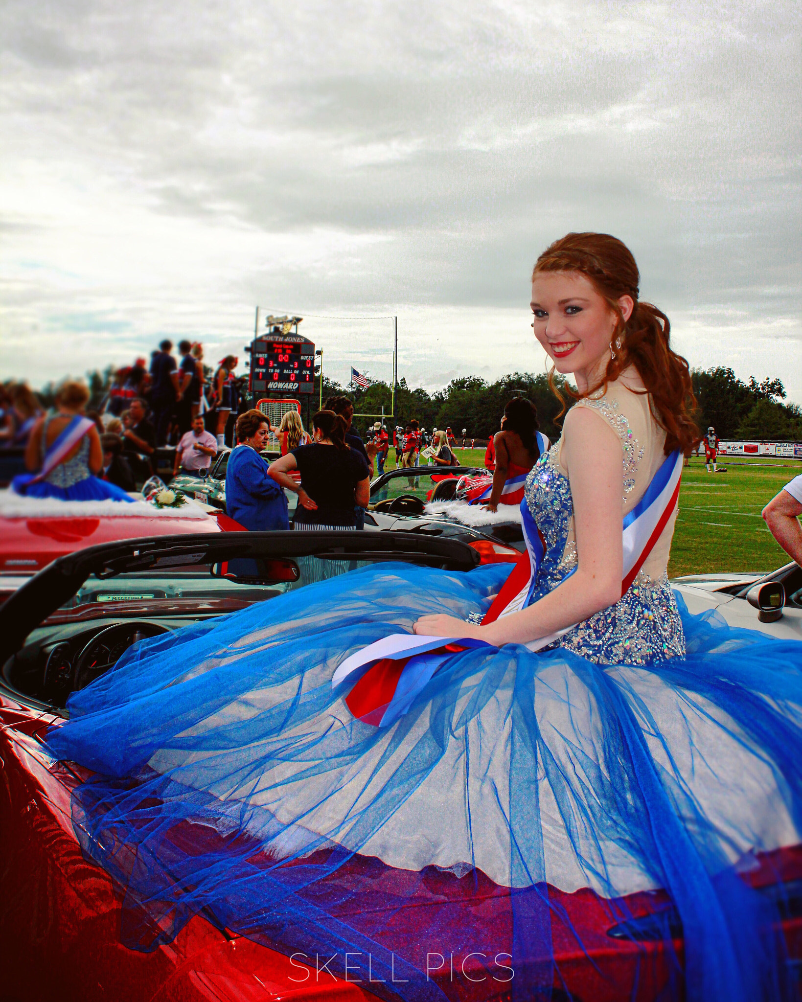 Canon EF-S 18-55mm F3.5-5.6 IS sample photo. Homecoming photography